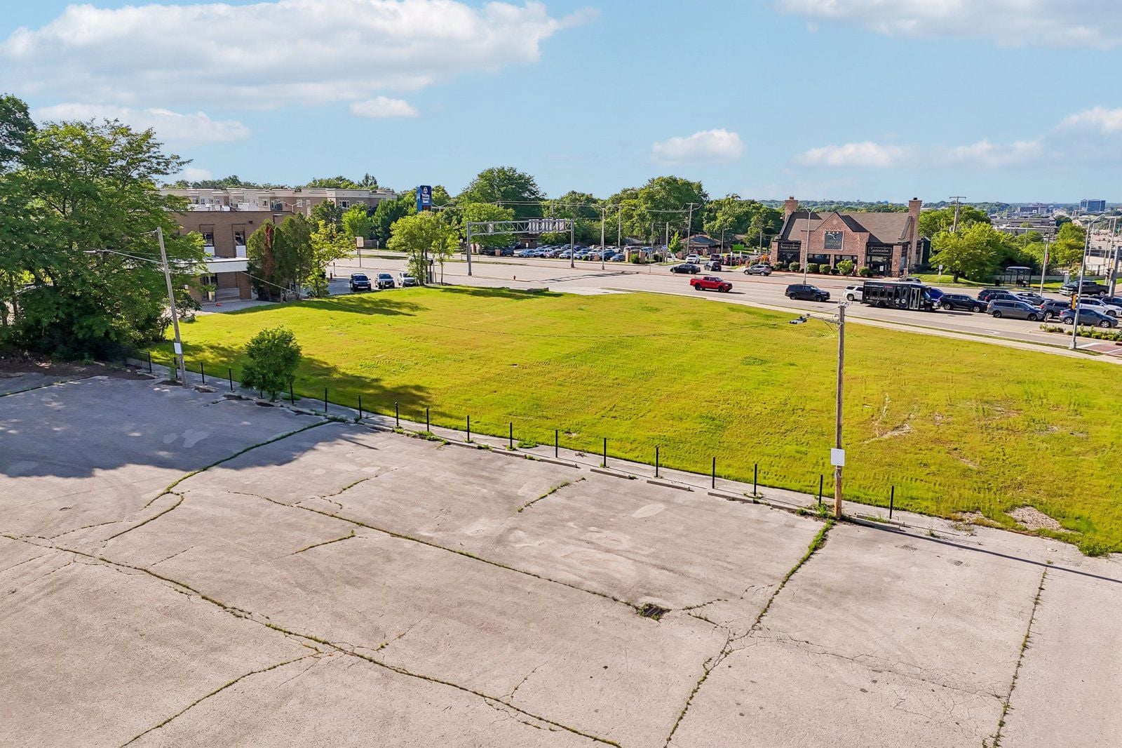 17-web-or-mls-W Bluemound Rd-S2706-018
