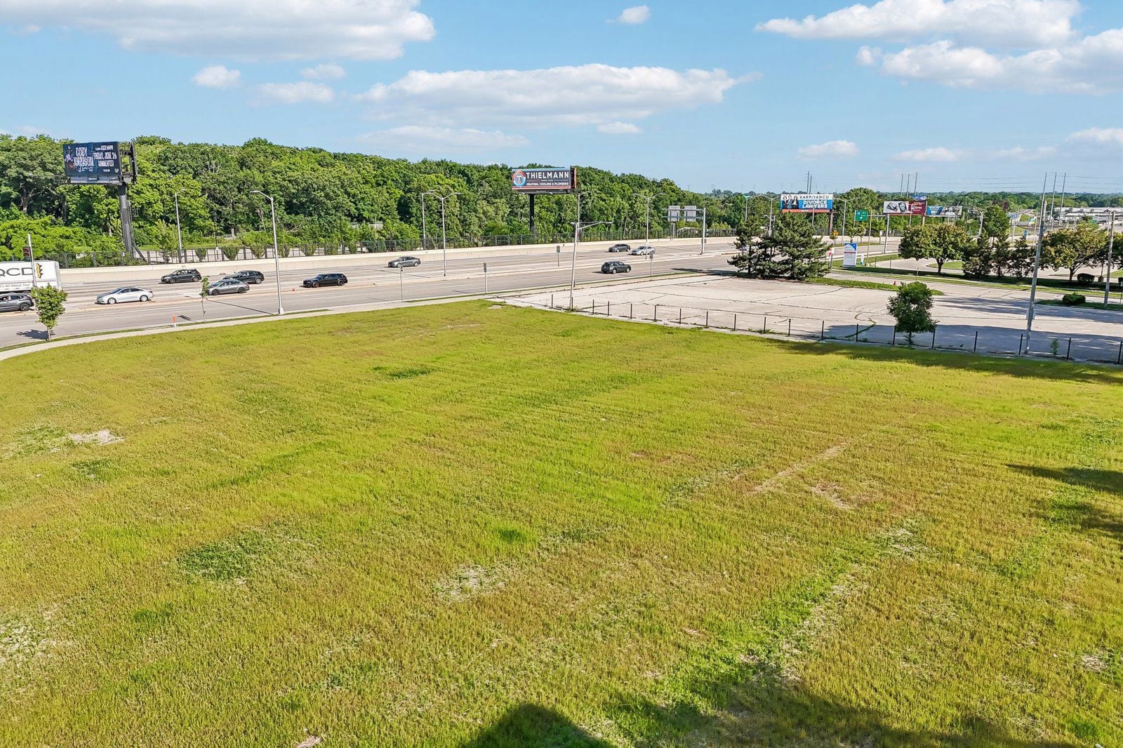 20-web-or-mls-W Bluemound Rd-S2706-021