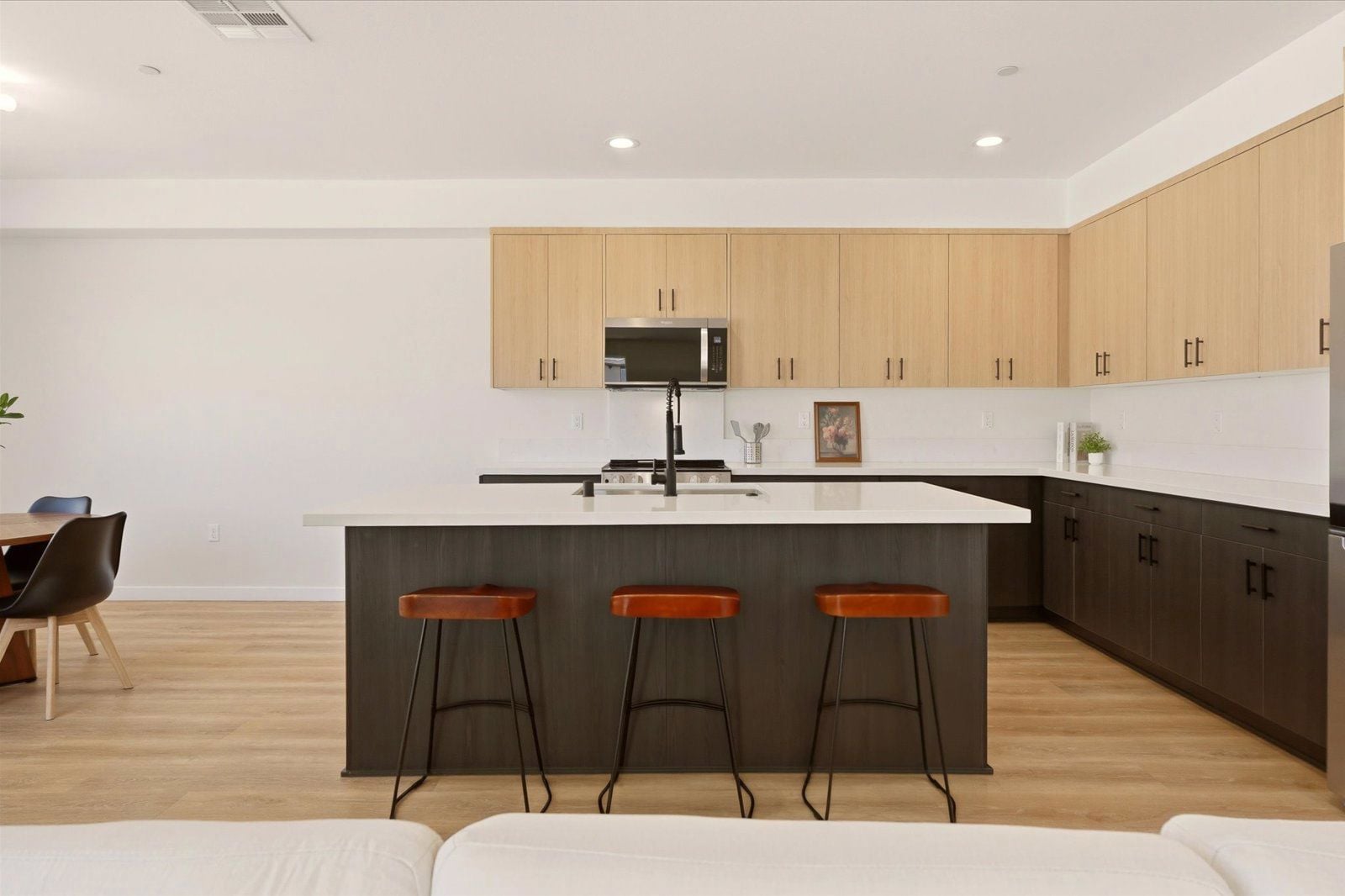 10-10665 Alborz Ct