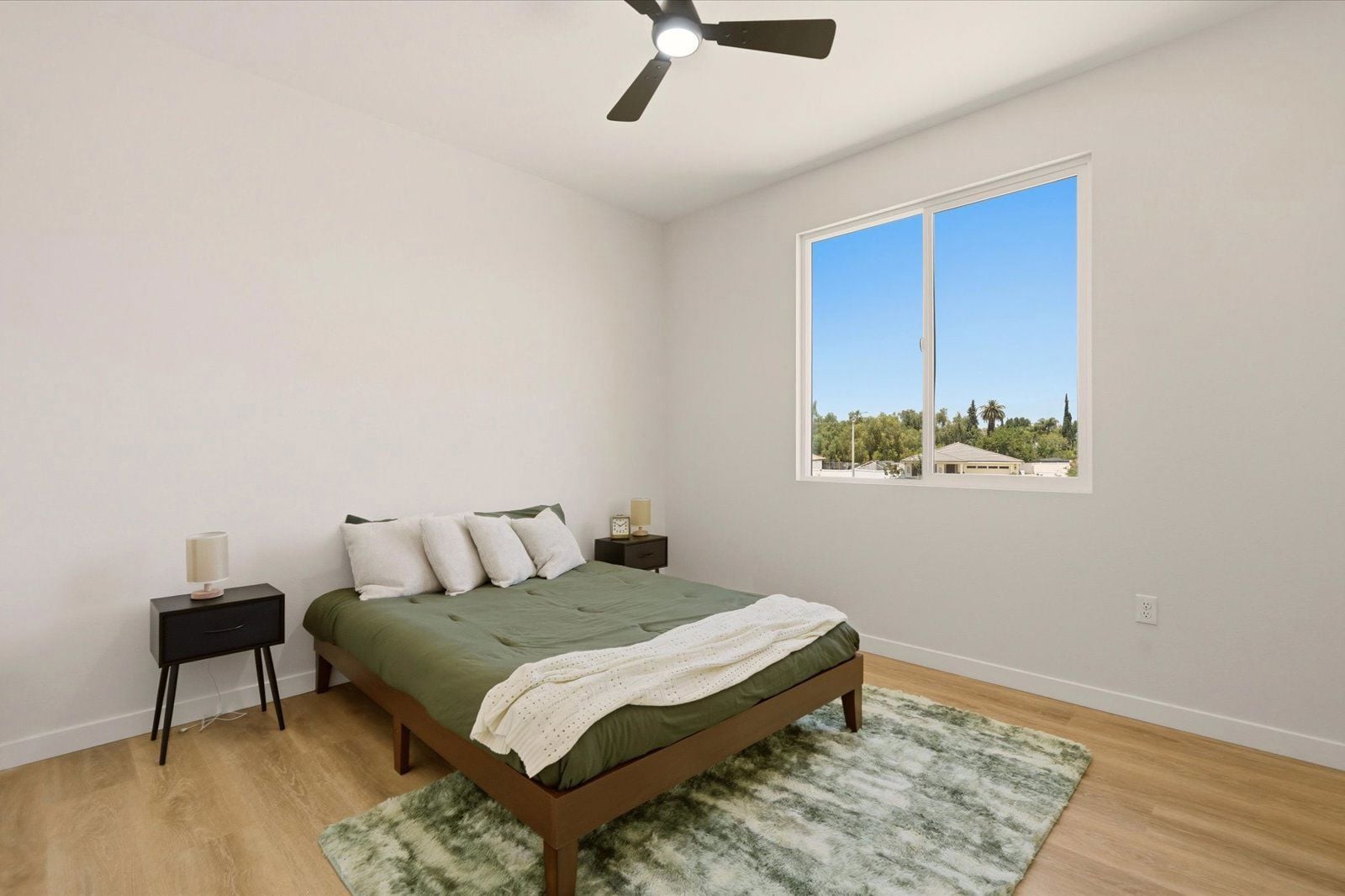15-10665 Alborz Ct
