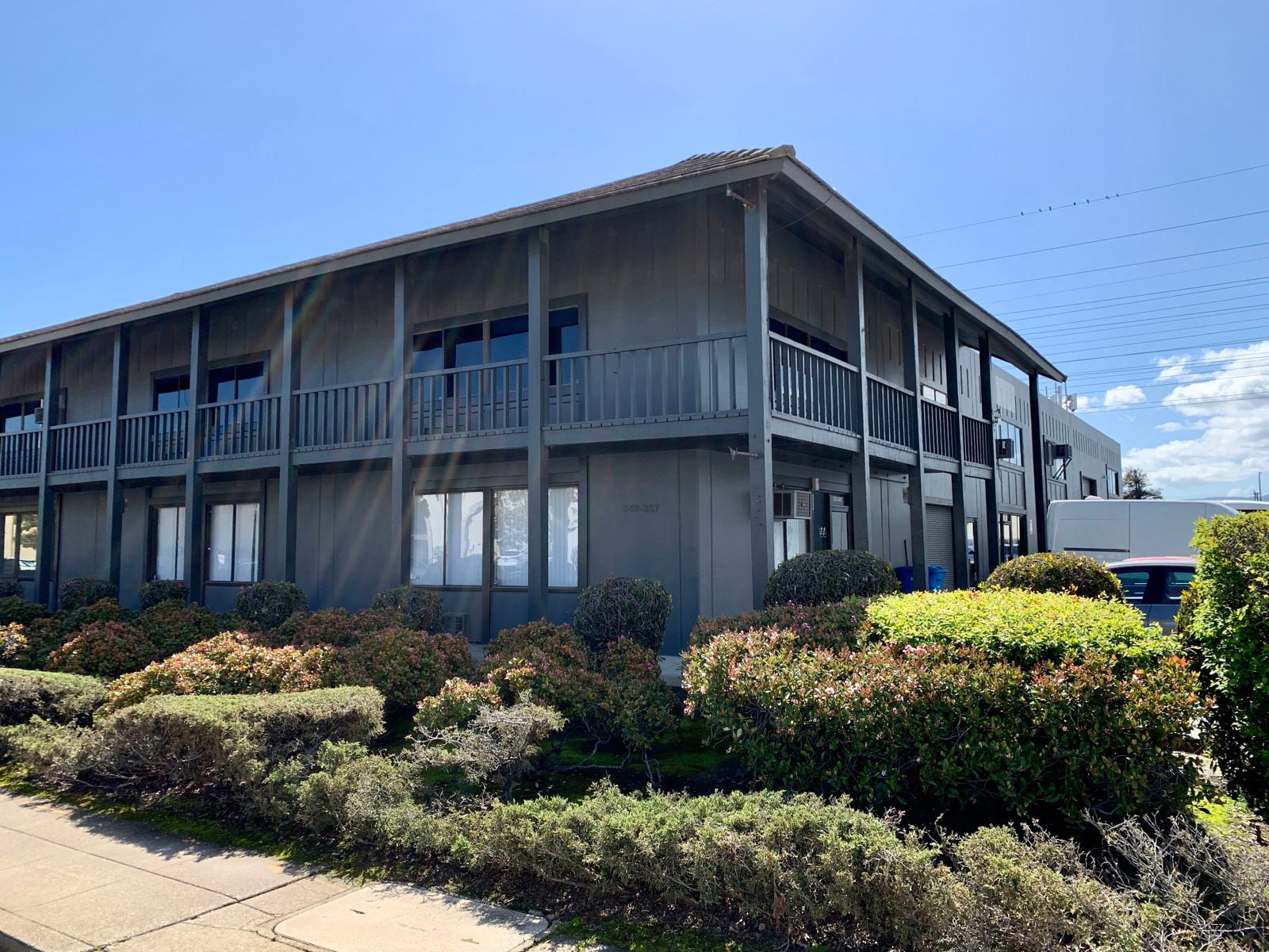 357 Beach Rd-Front
