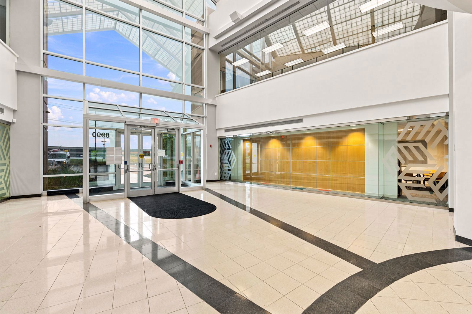 1-web-or-mls-8990 Duke Blvd