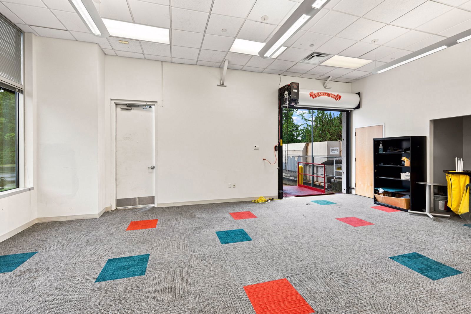 21-web-or-mls-8990 Duke Blvd-21