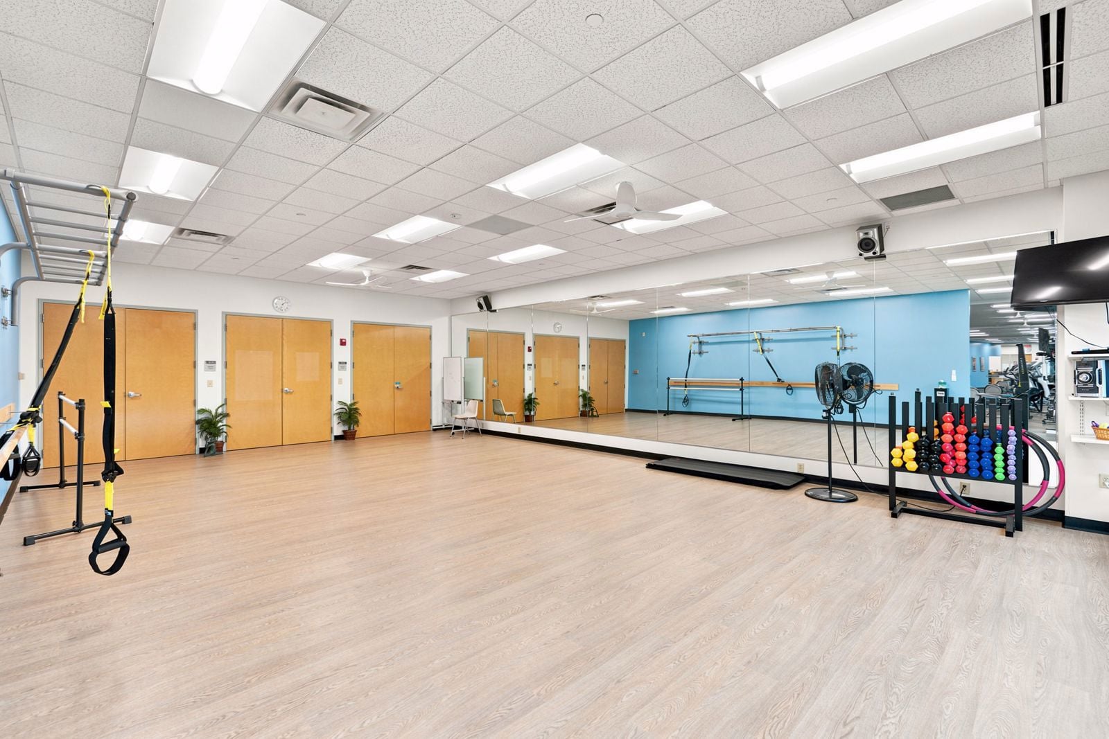 19-web-or-mls-4241 Irwin Simpson Rd-19