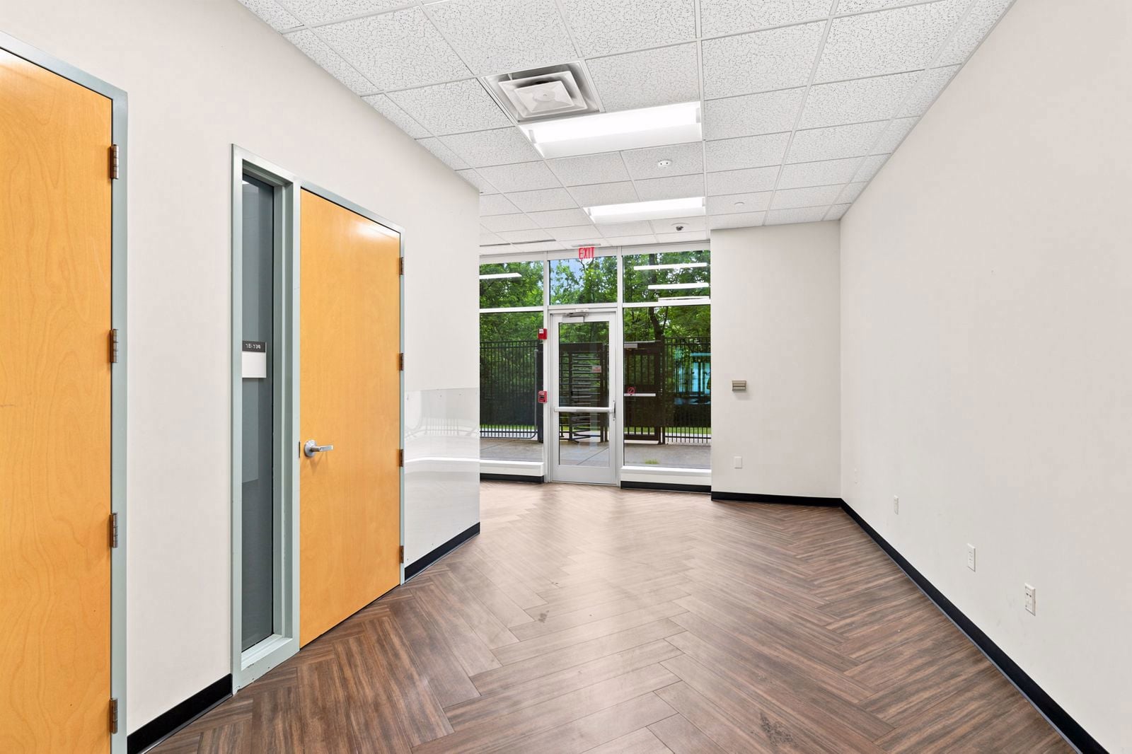 12-web-or-mls-4241 Irwin Simpson Rd-12