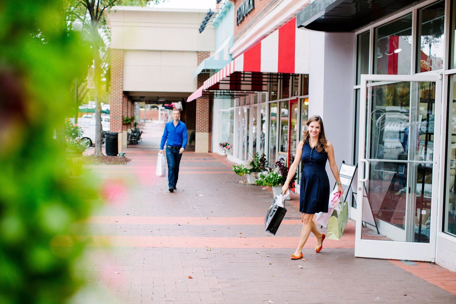 VillageDistrict 423-Shoppers-8_Lifestyle