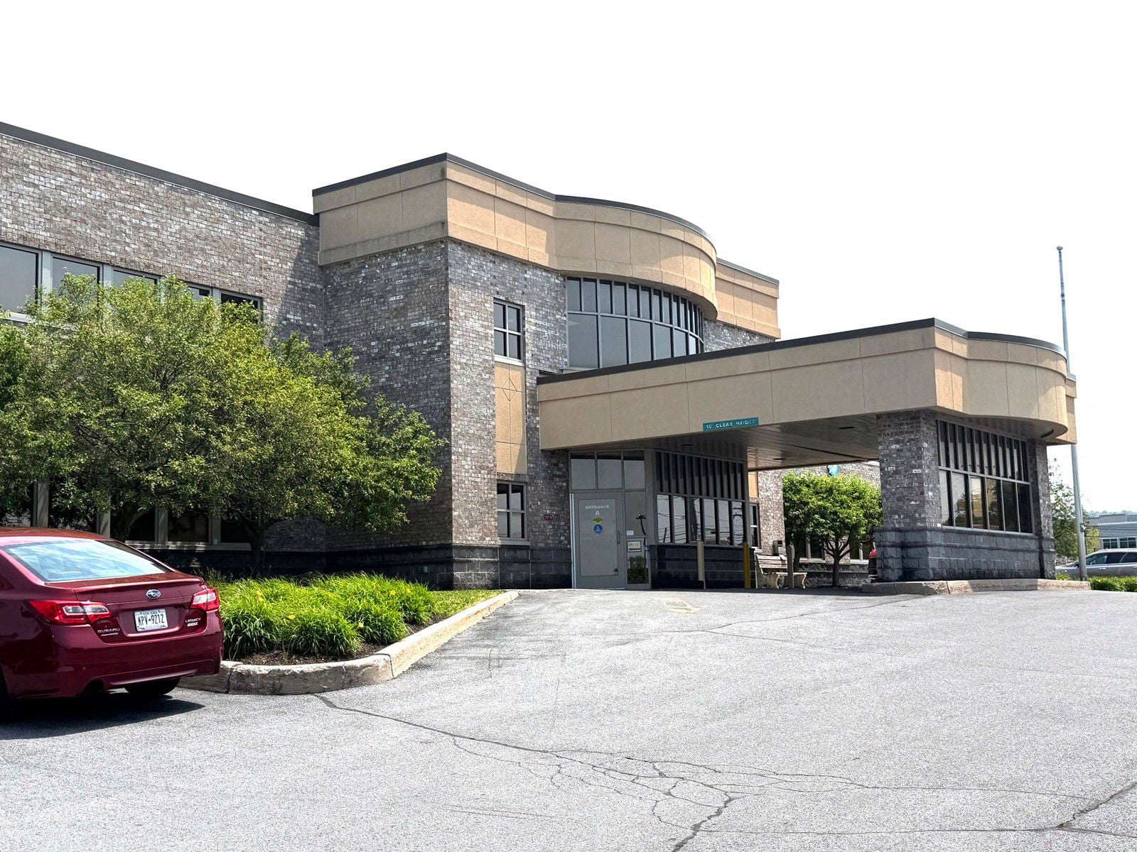 1571 Washington Street Covered Drop-off.JPG