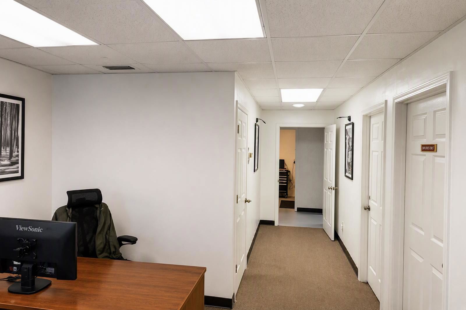 391 Corporate Dr - front office w hallway