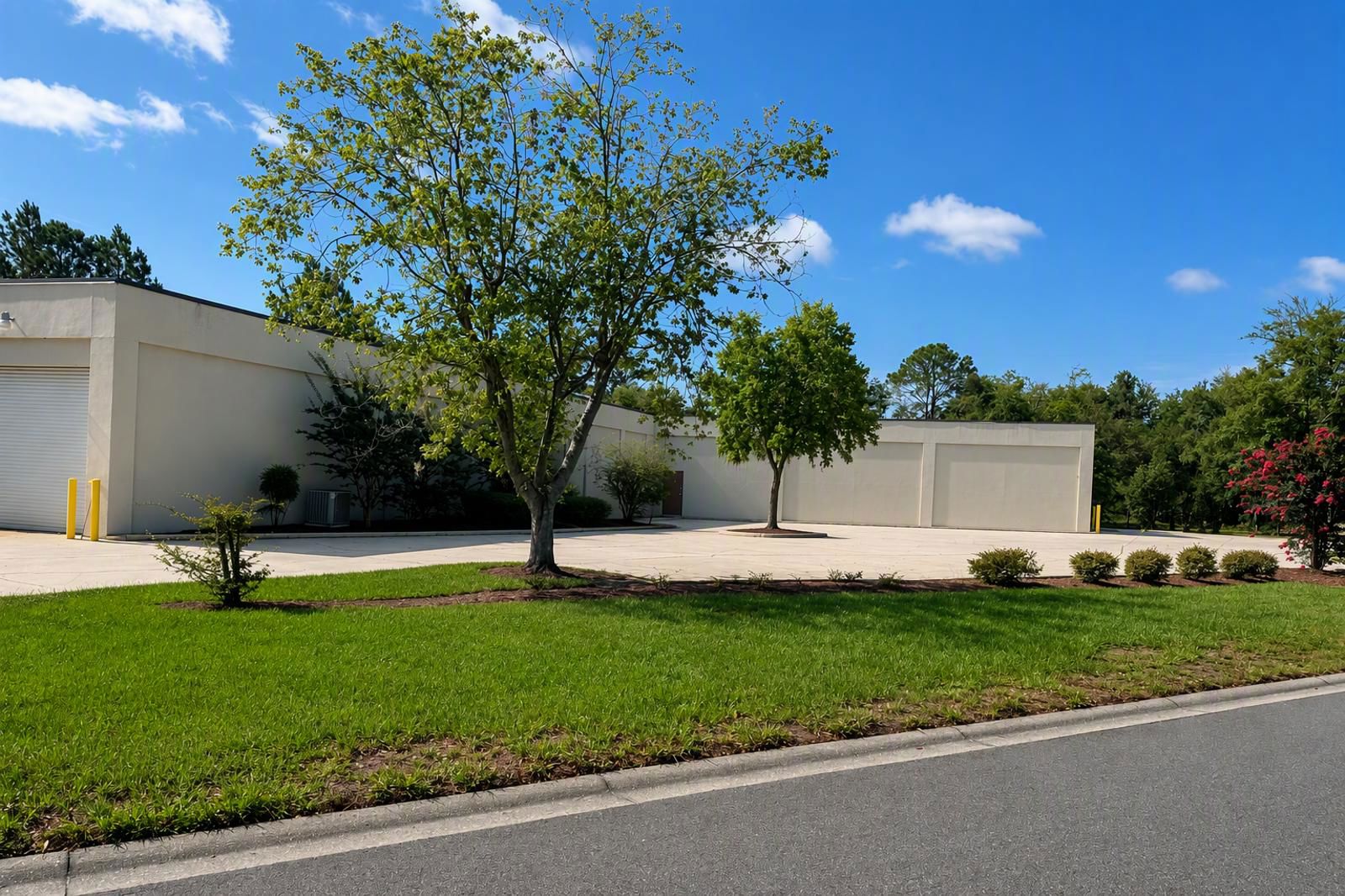 391 Corporate Dr - exterior st view 