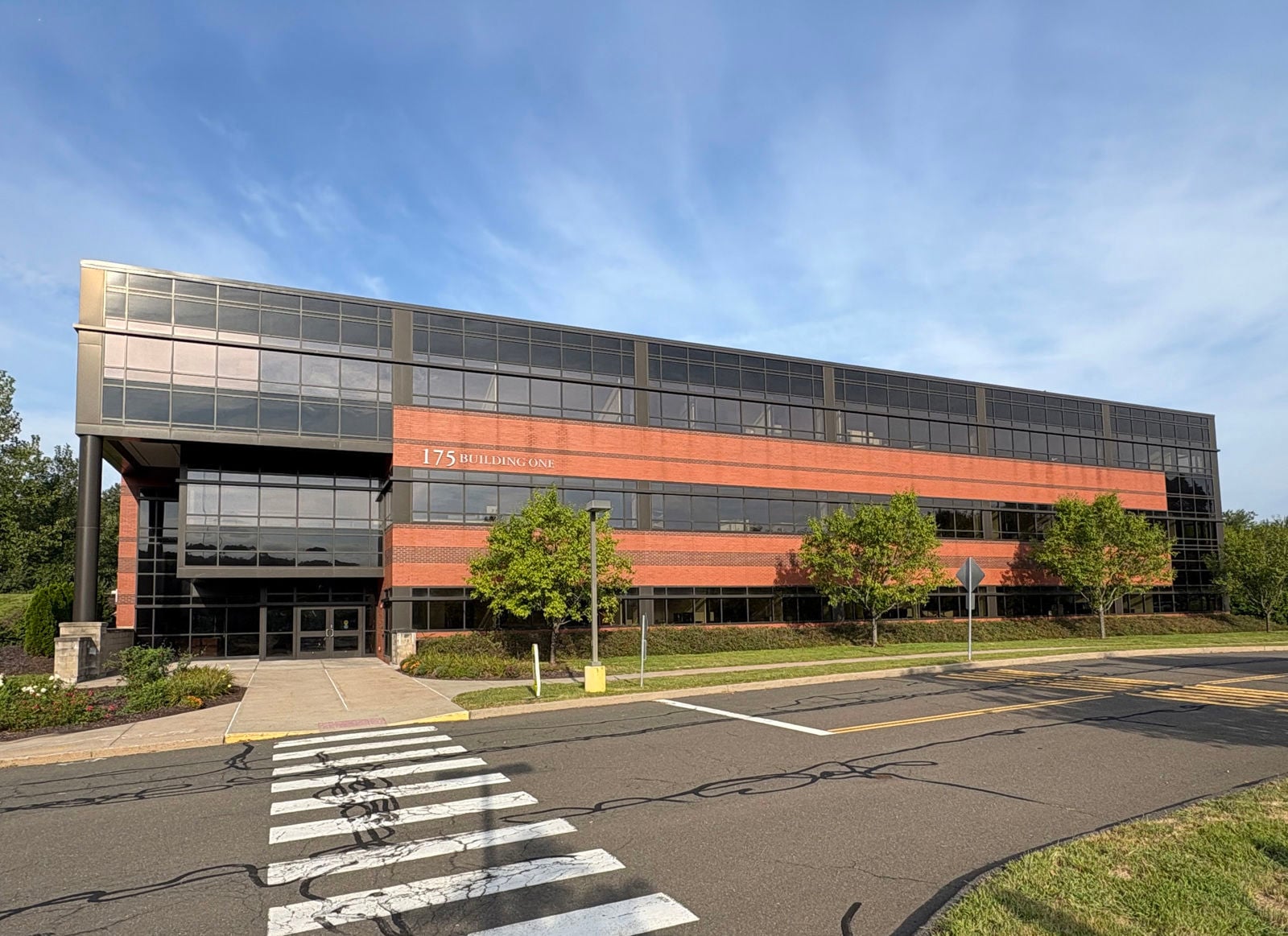 175 Scott Swamp Exterior New_MAIN Image