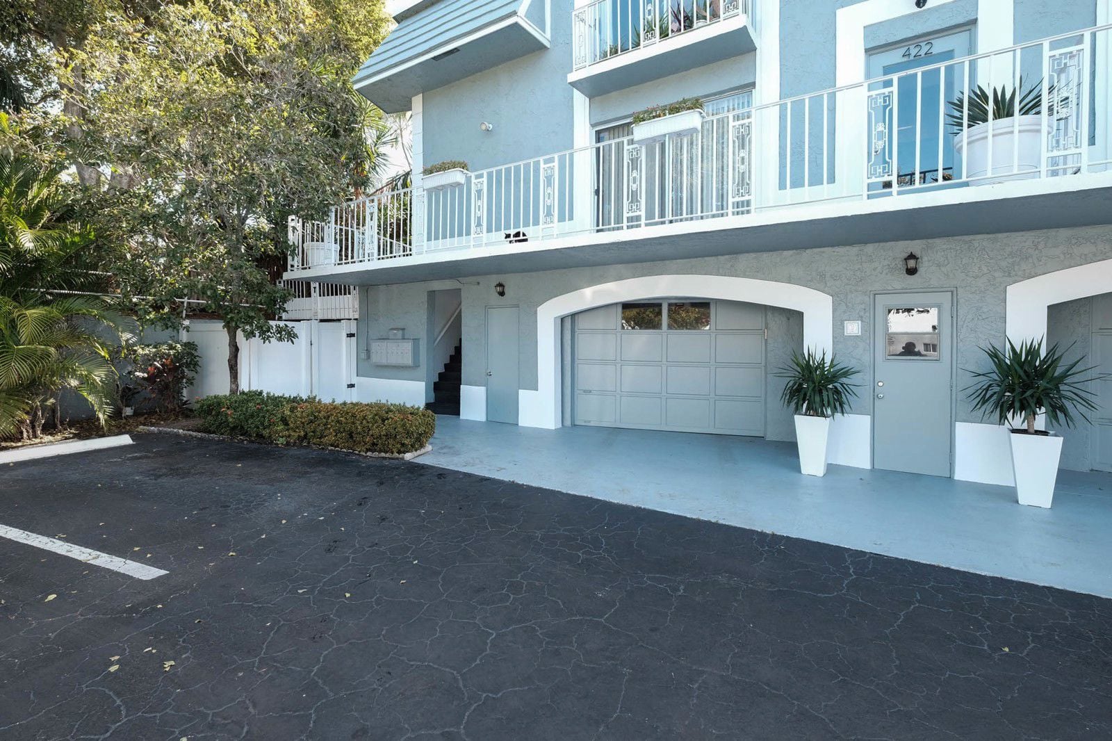 017-Exterior