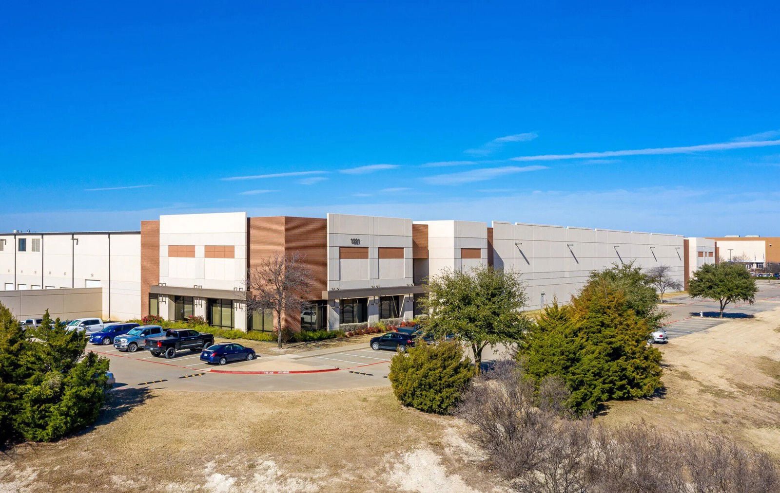 1221 E Centre