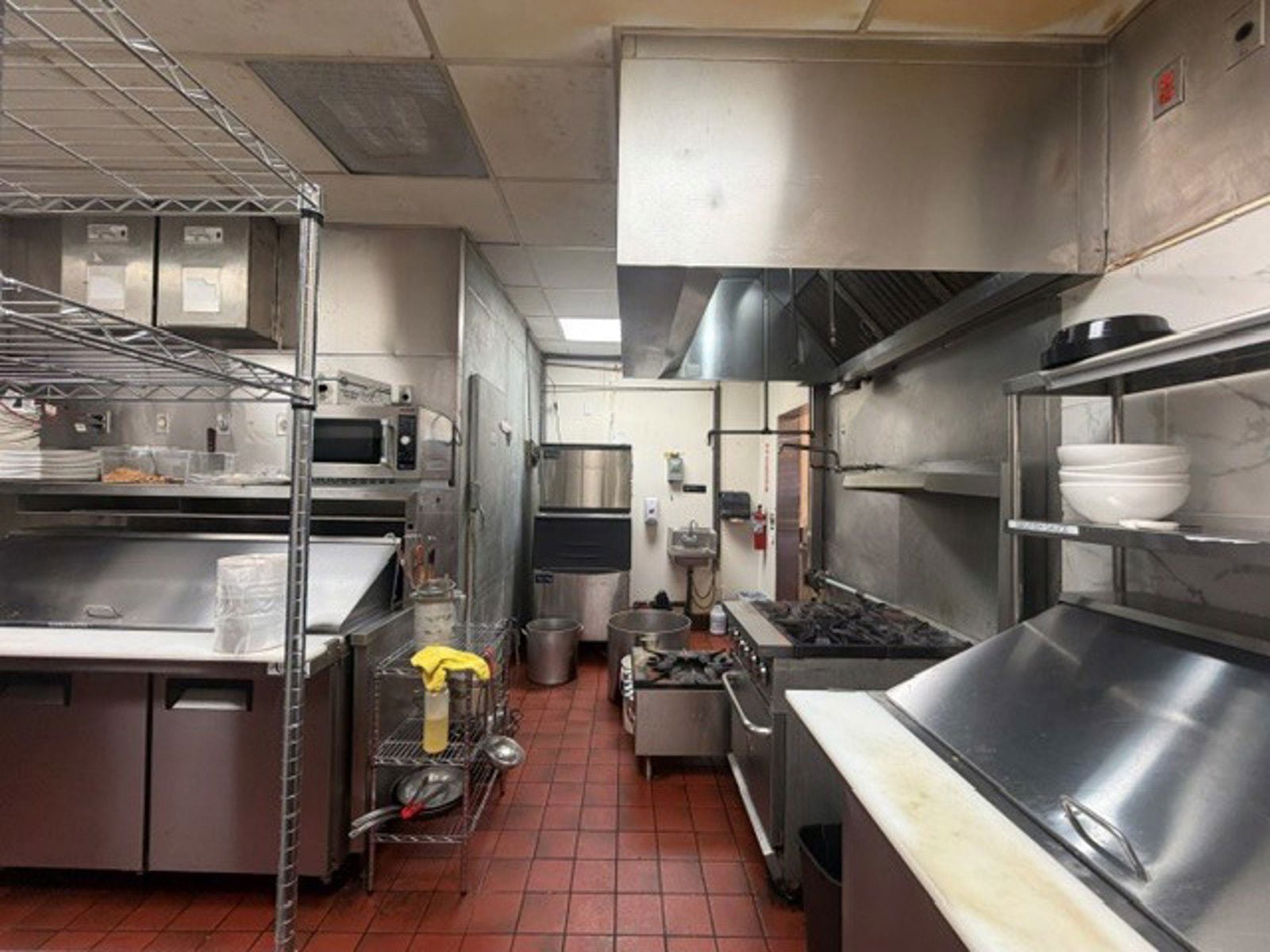 13312 Kitchen3