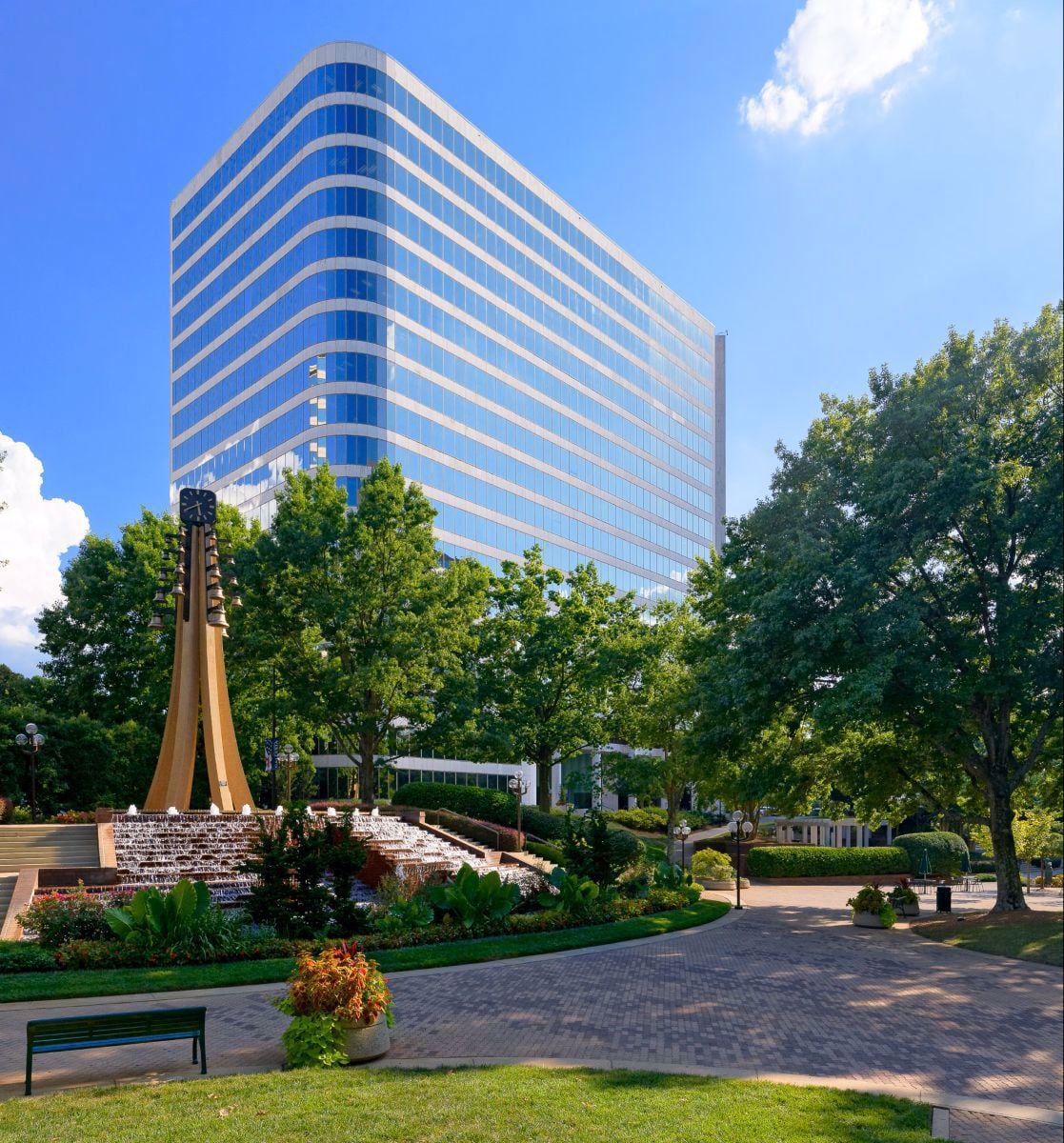 100-Galleria-Pky-SE-Atlanta-GA-Primary-Photo-1-LargeHighDefinition