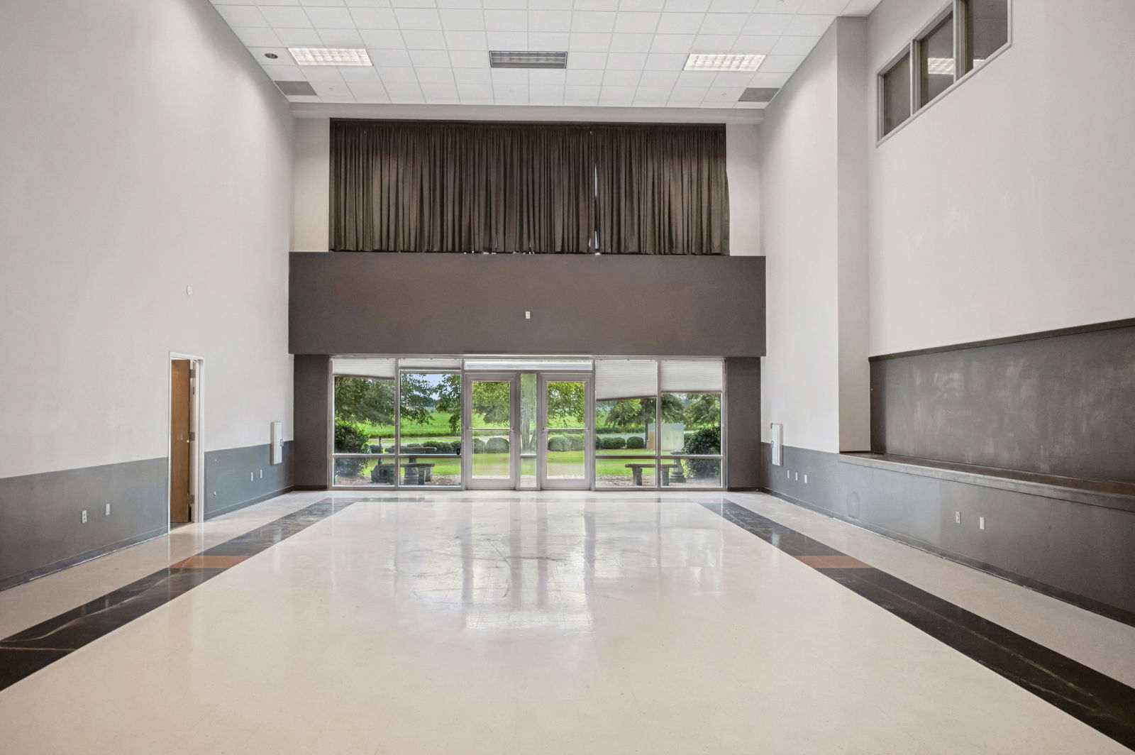 104 Commercial Avenue 104 Commercial Avenue - Image 6