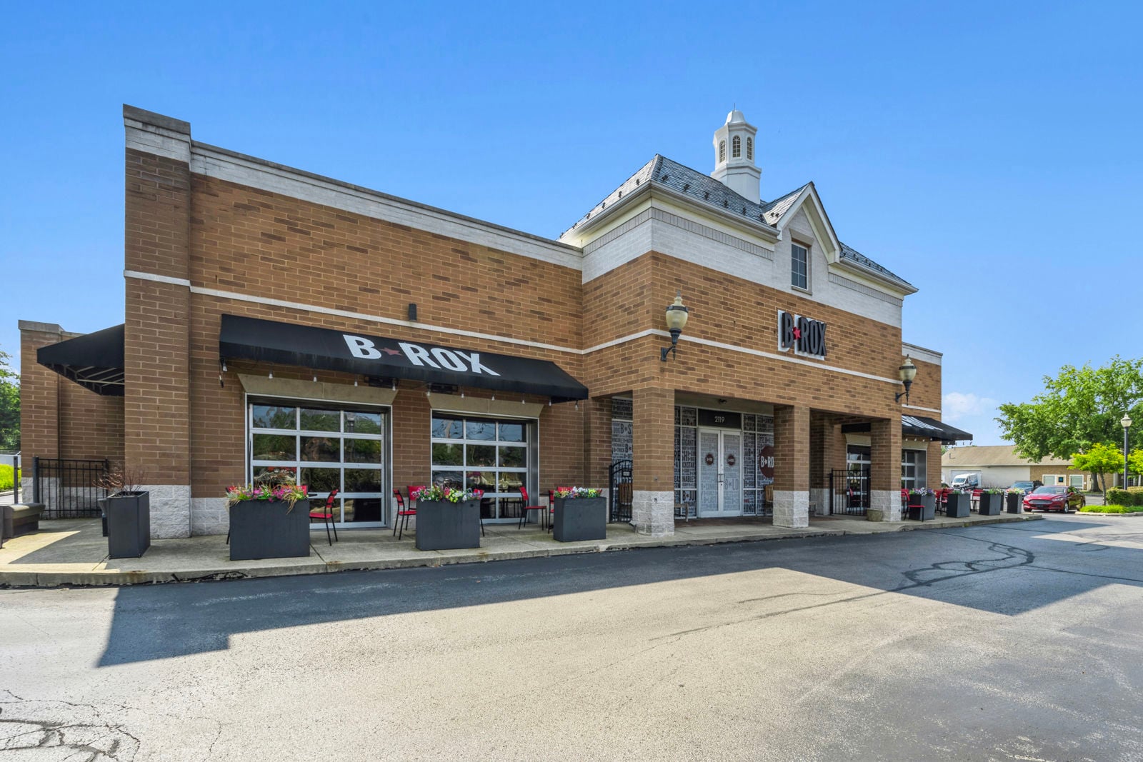 Retail at Century Village Plaza 2119 mentor ave - Image 4