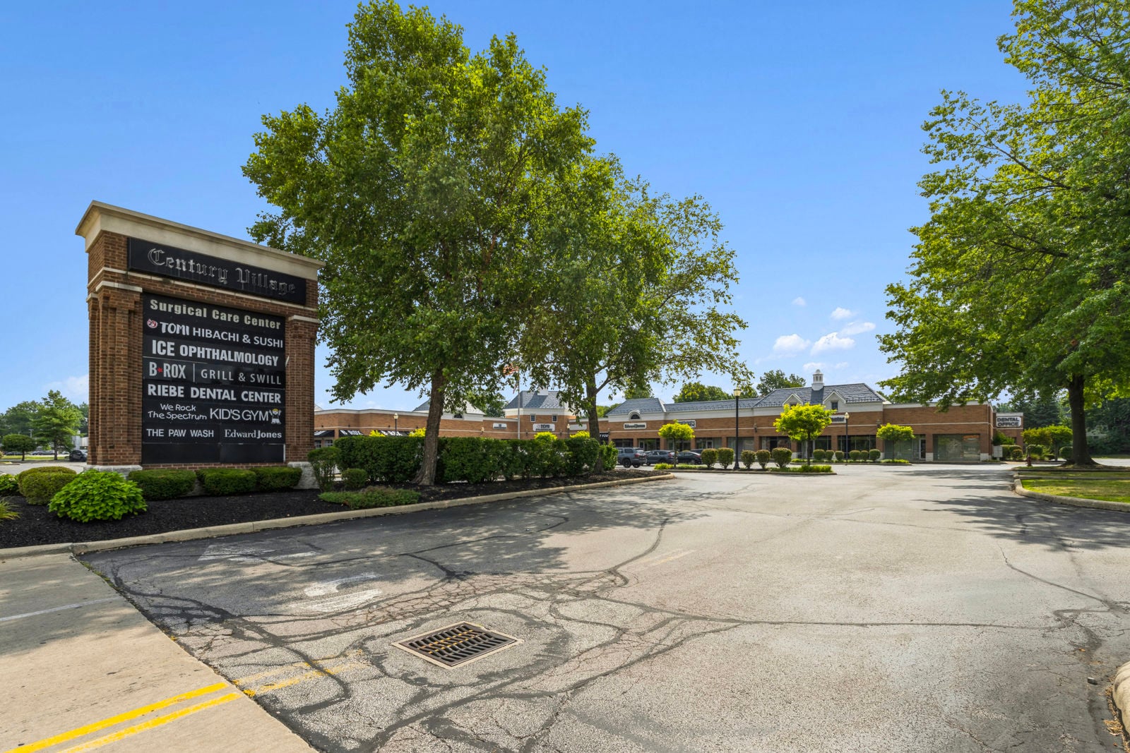 Retail at Century Village Plaza 2119 mentor ave - Image 2