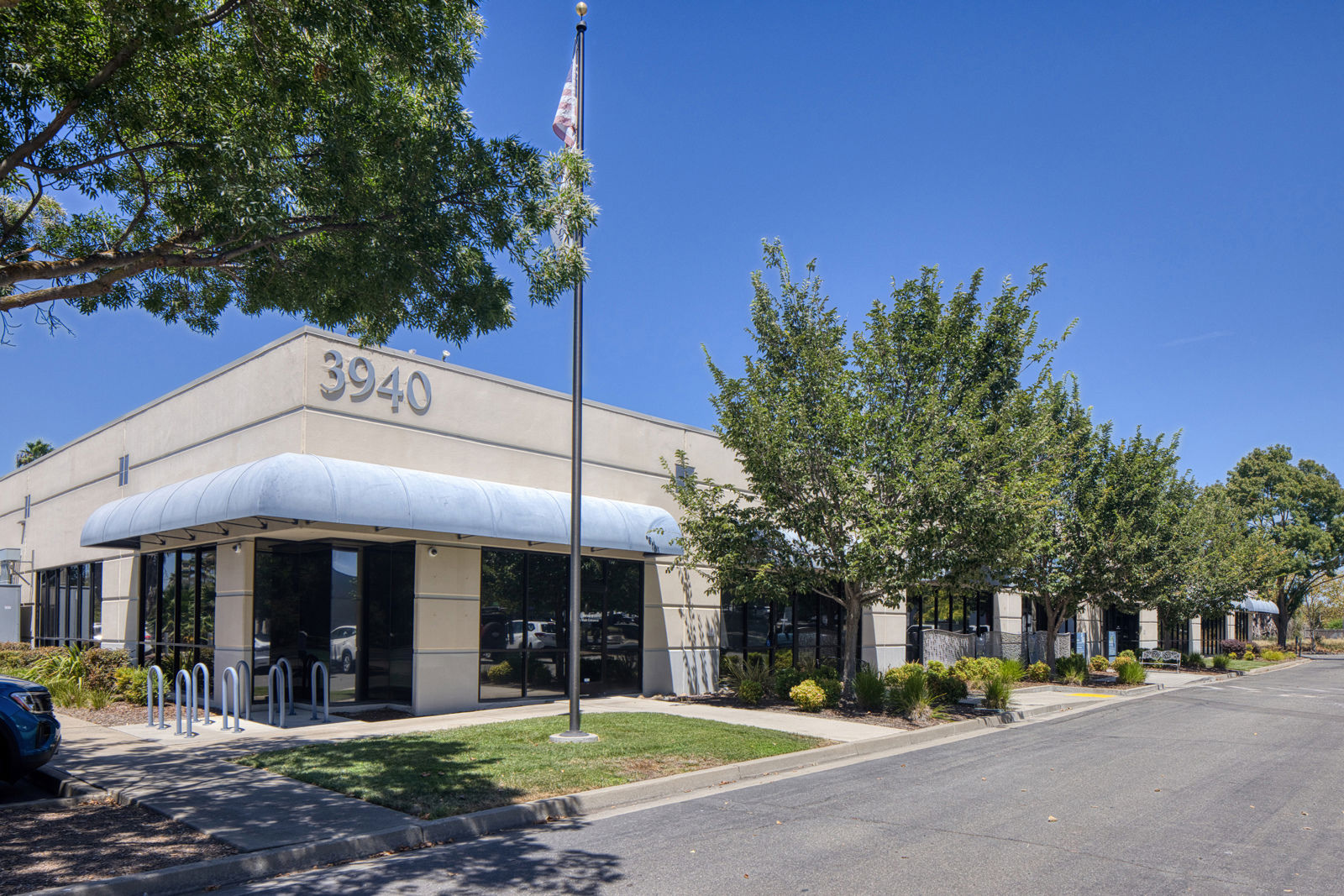 Exterior_2S1A7560_hdr