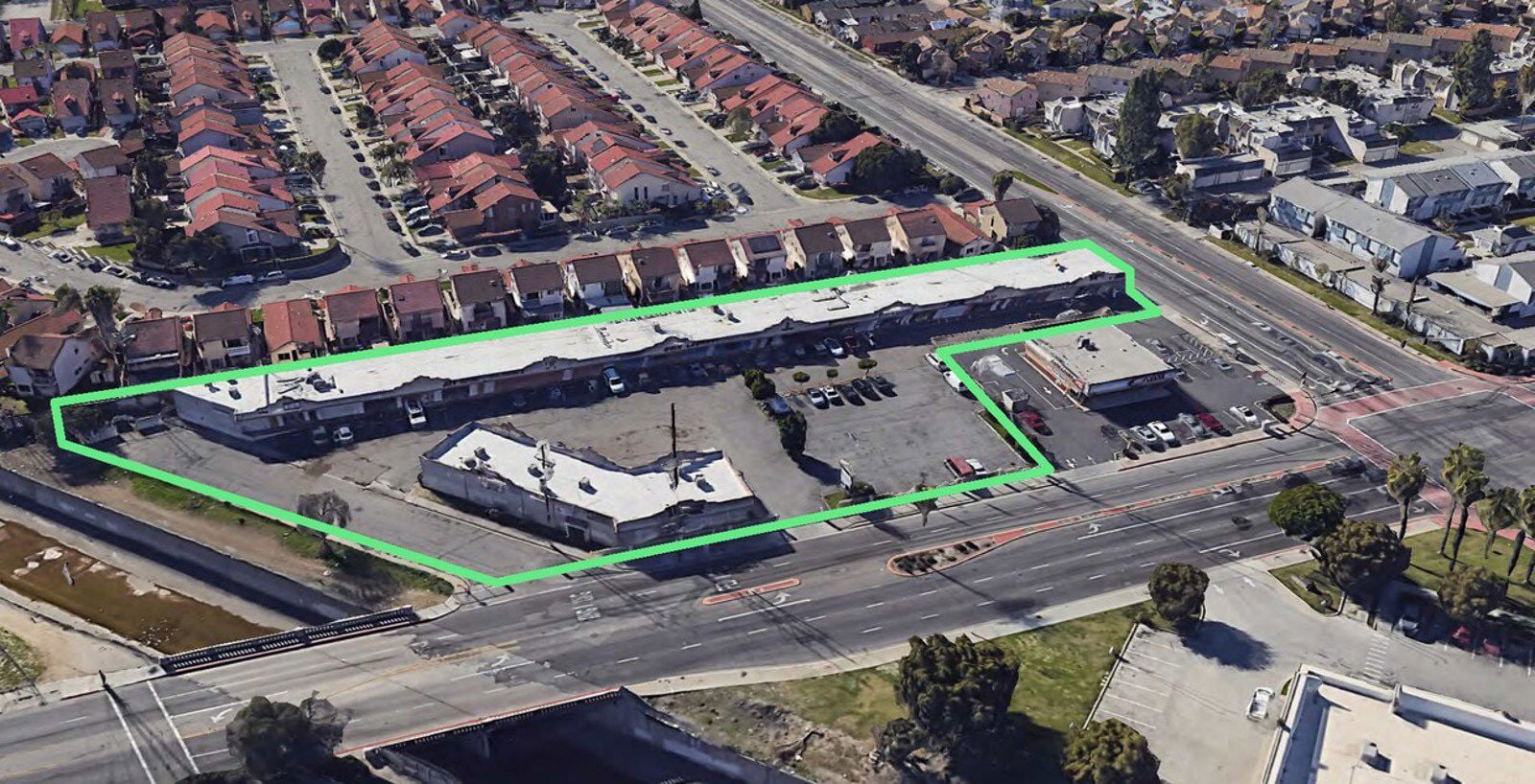 SELLER MAY FINANCE | FLEX IN PRICE 700 West Compton Boulevard - Image 7