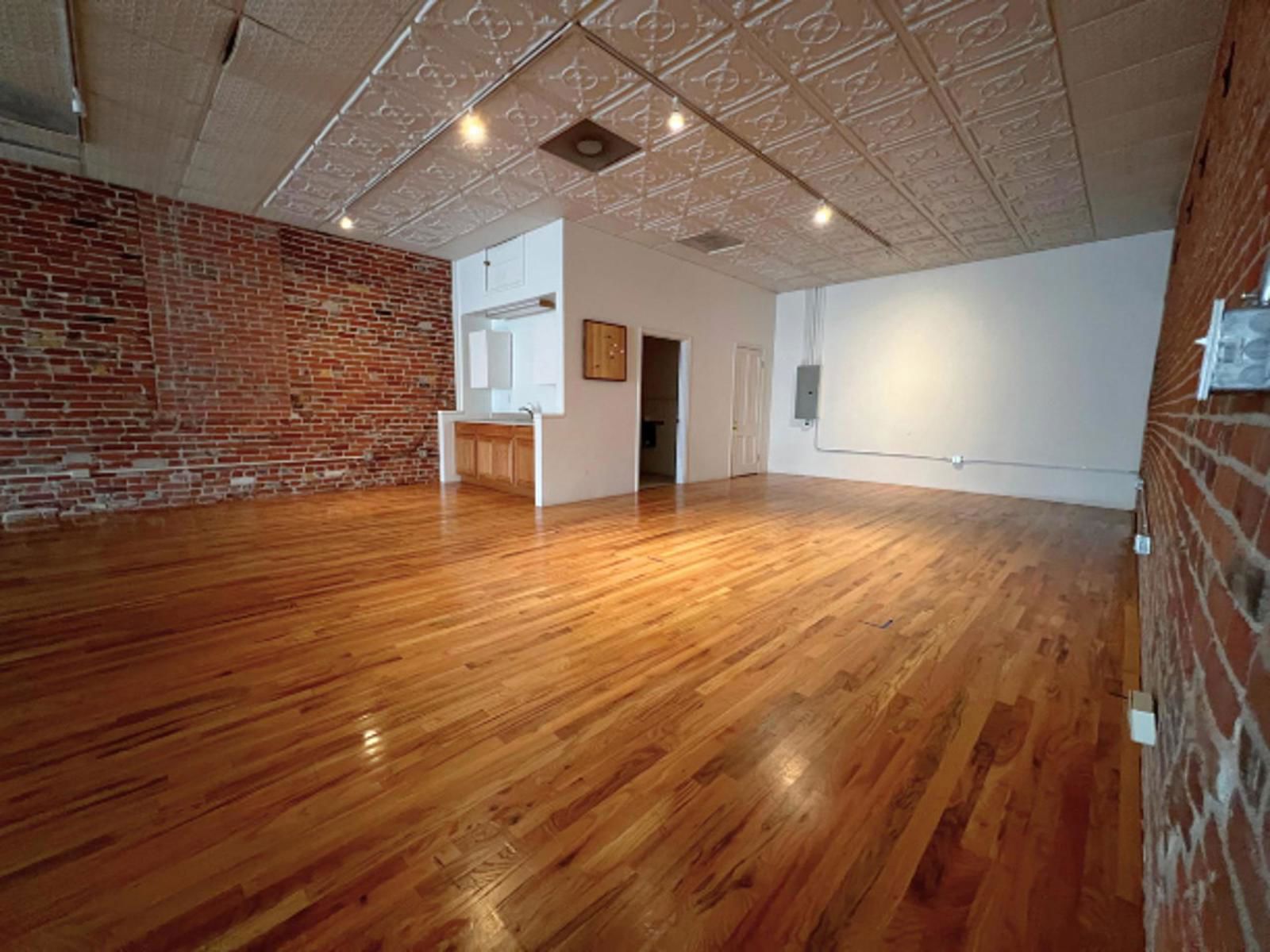 243 Jefferson Interior1