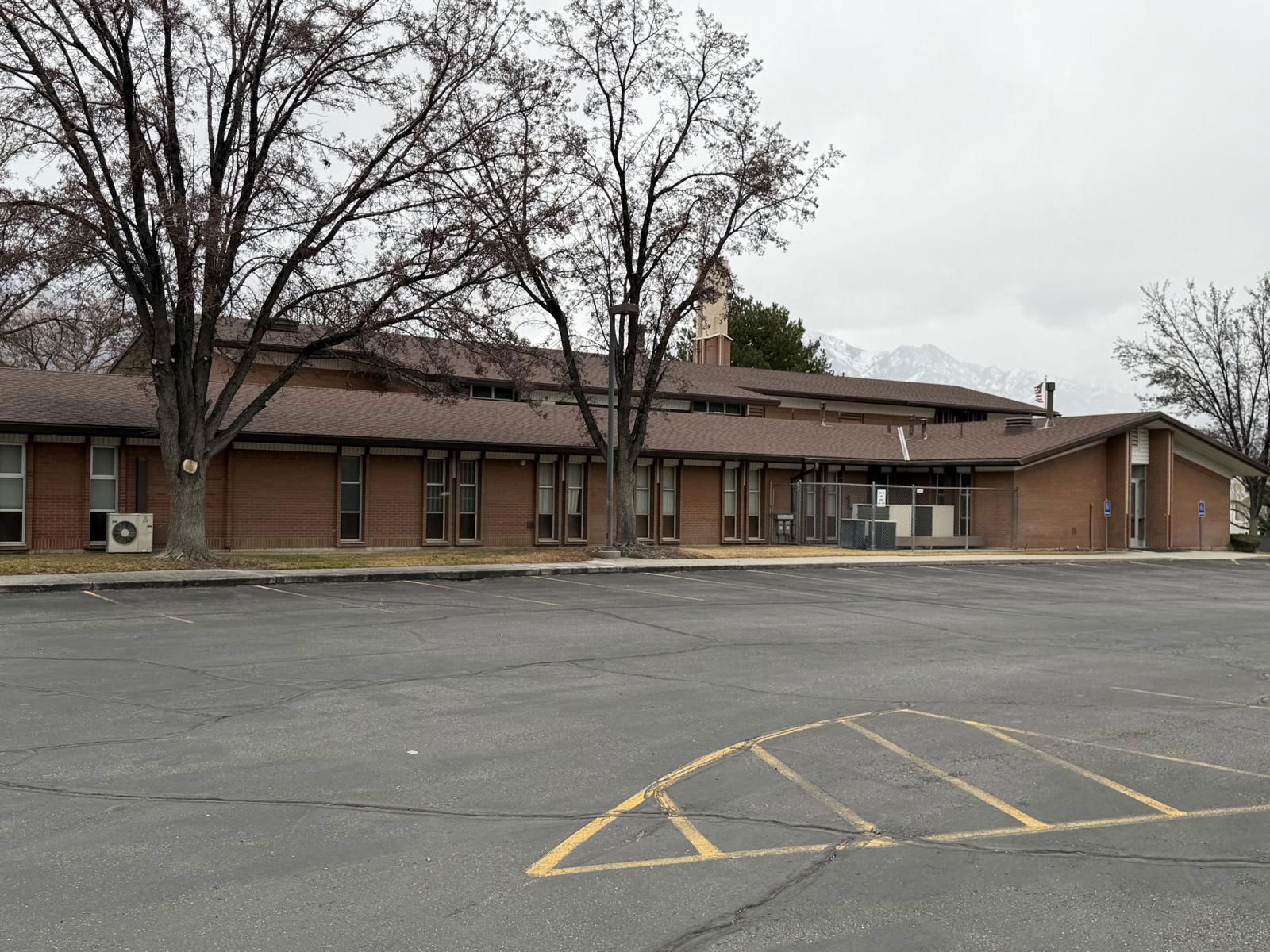 512-7742 exterior