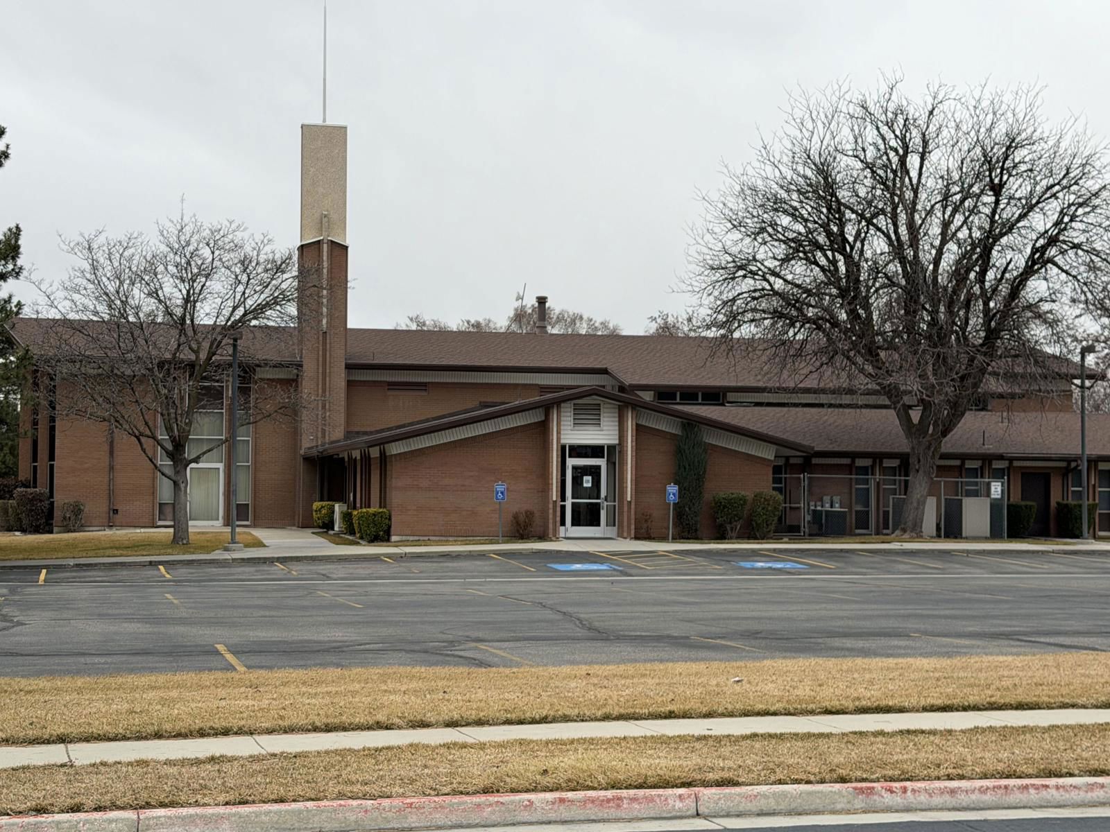 512-7742 exterior 3