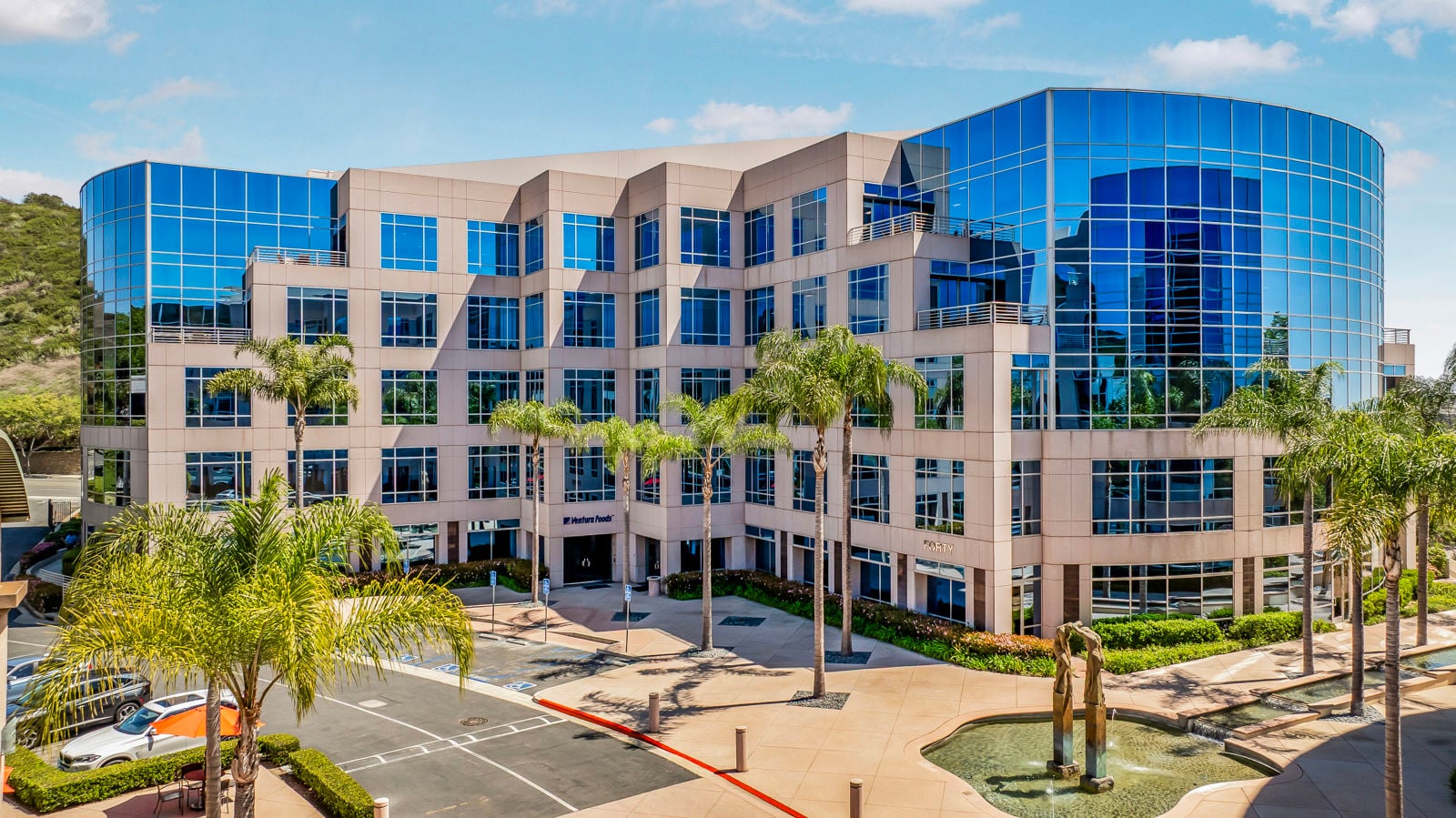 40 Pointe Drive