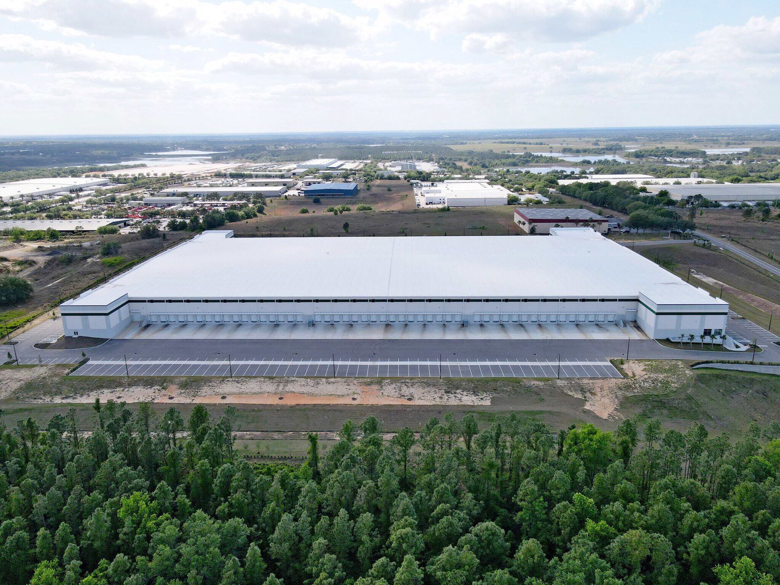 2550-American-Way-Groveland-FL-Building-Photo-2v1-LargeHighDefinition