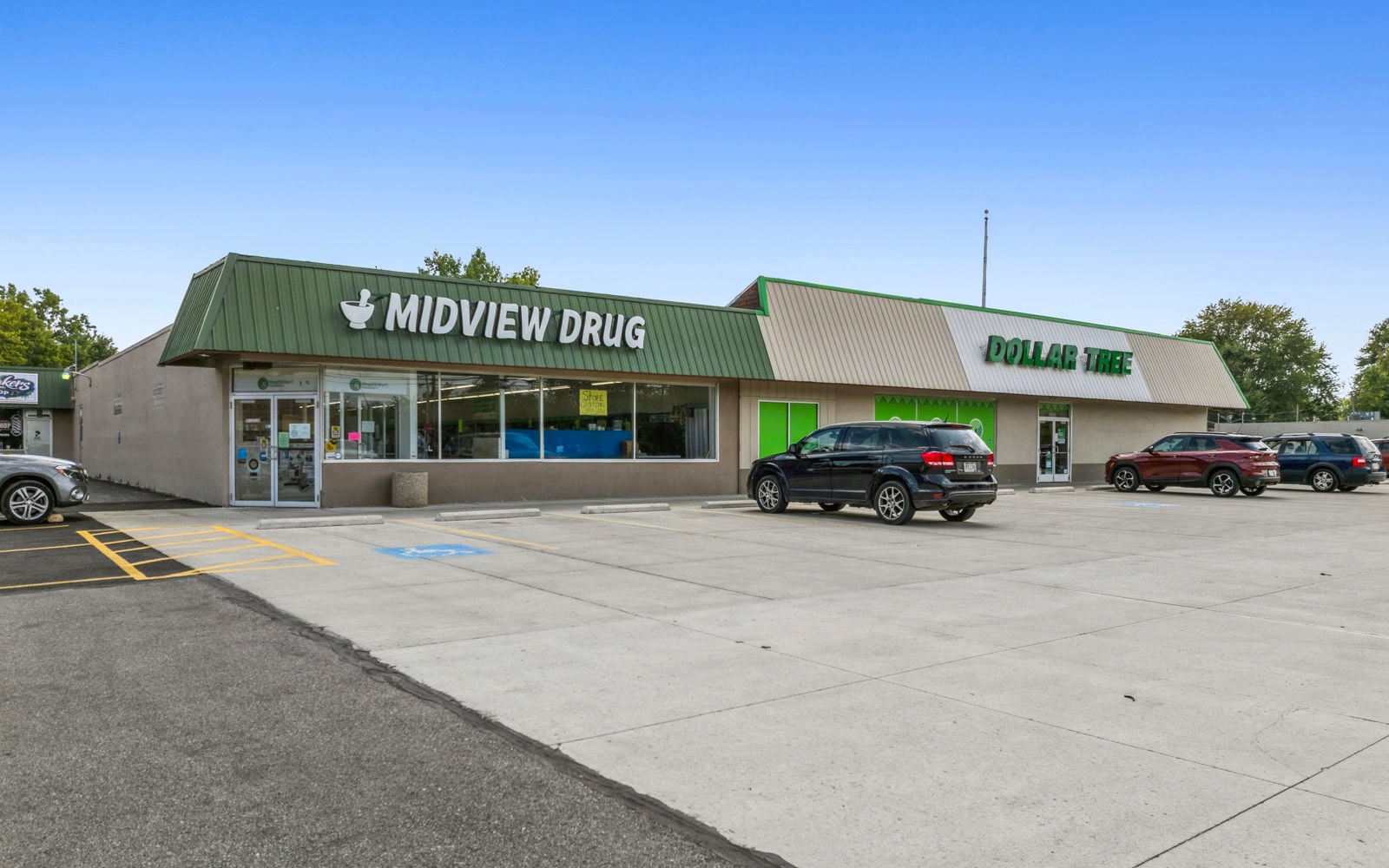 Former Midview Drug at Midview Plaza 35053 Royalton Road - Image 2