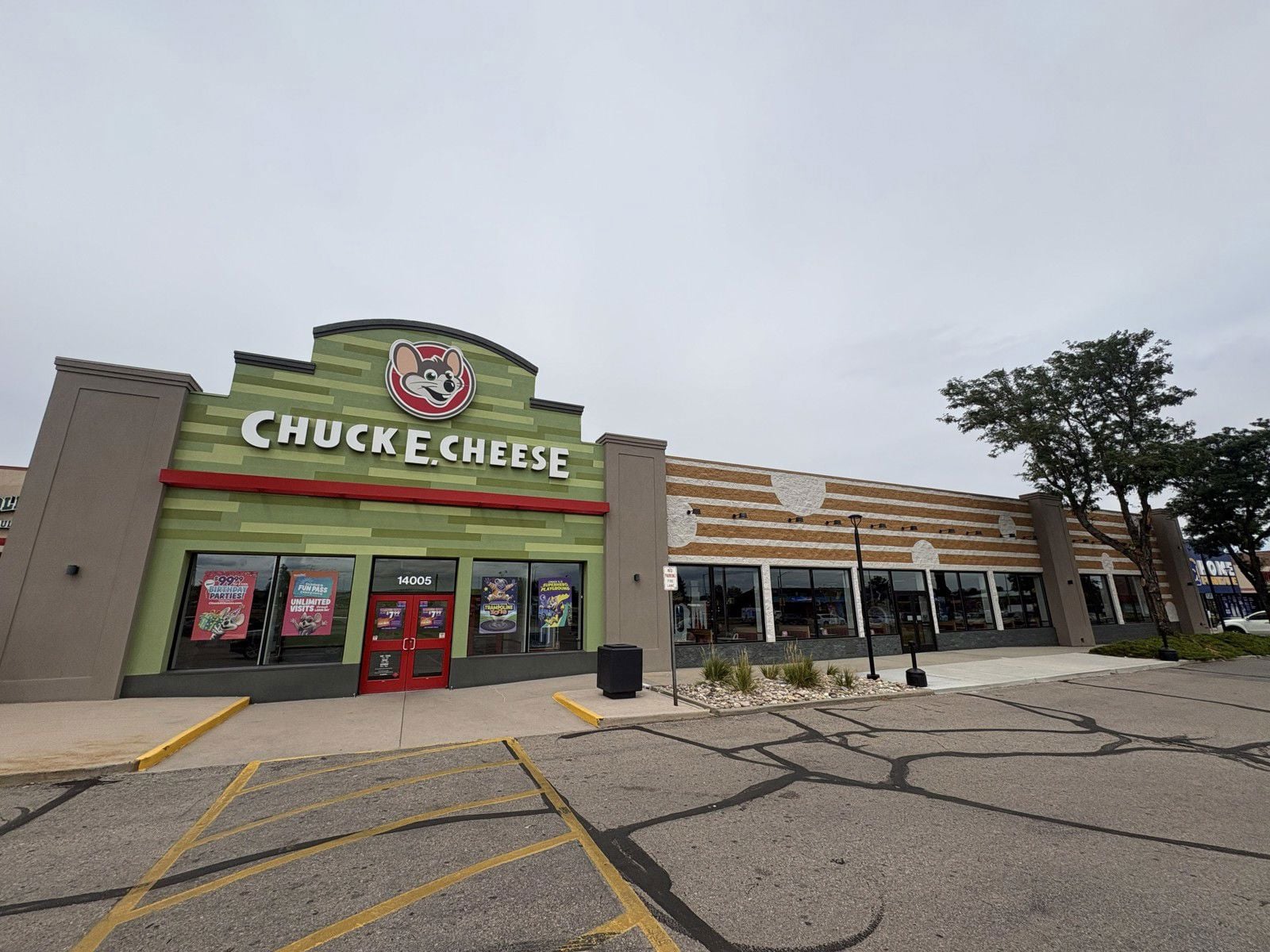 Chuck E Cheese IMG_6621