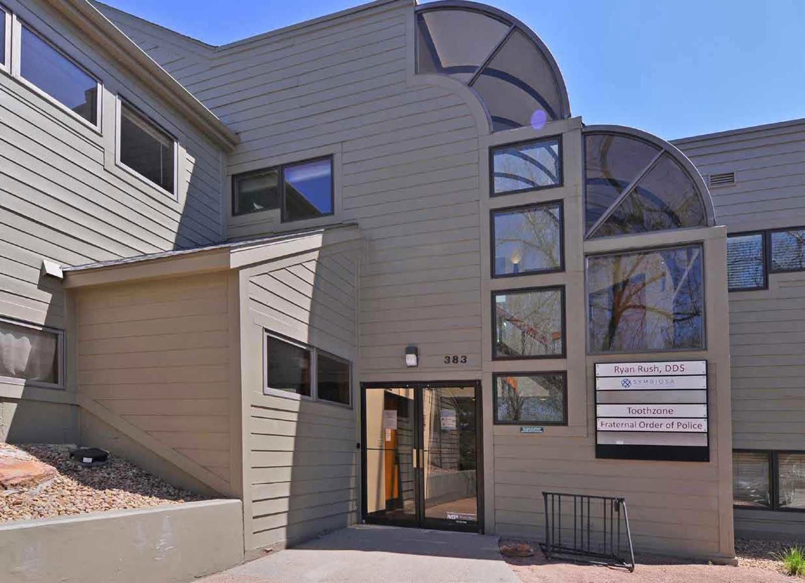 383 W Drake