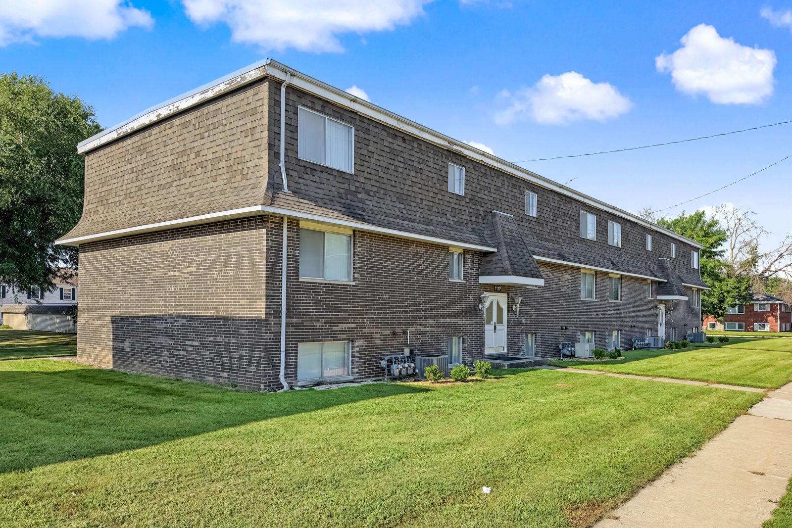 De Ville Apartments