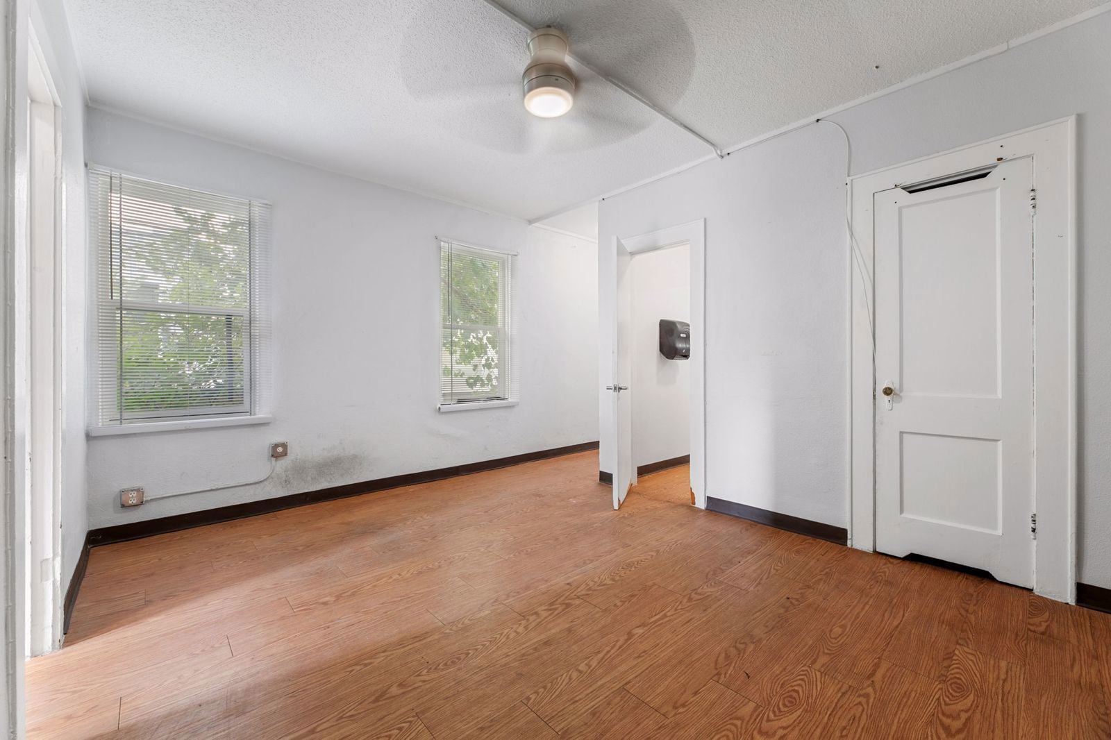 25-SQFT-4123