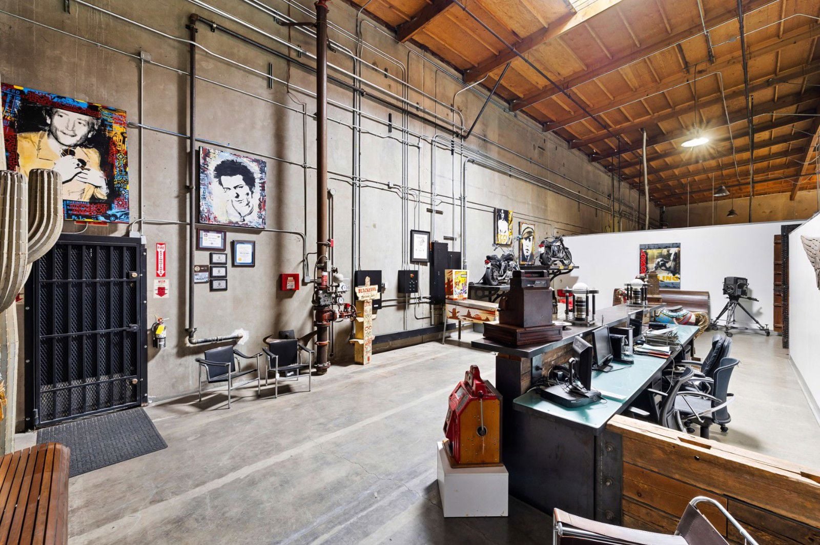 6760 Foster Bridge Blvd - Interior 3