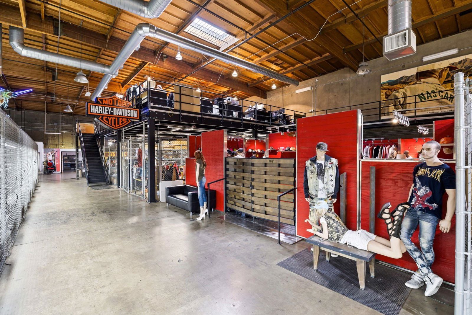 6760 Foster Bridge Blvd - Interior 2