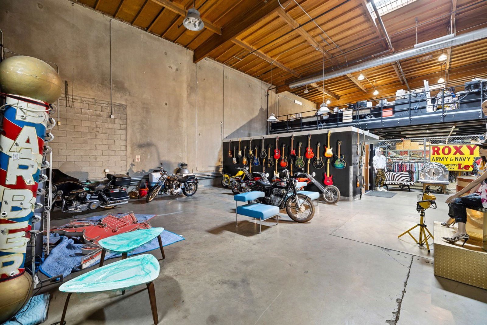 6760 Foster Bridge Blvd - Interior 5