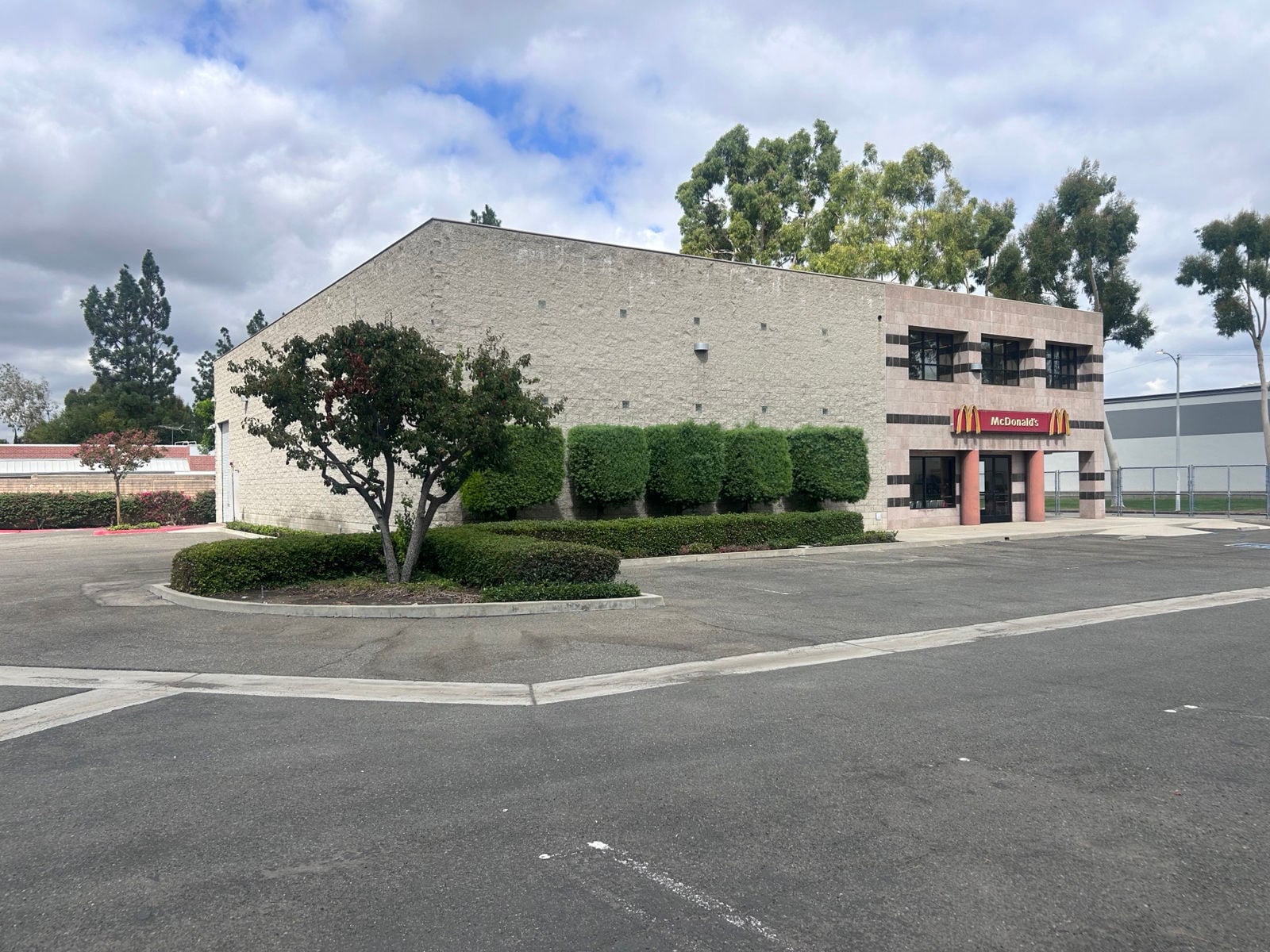 17040 Exterior 2