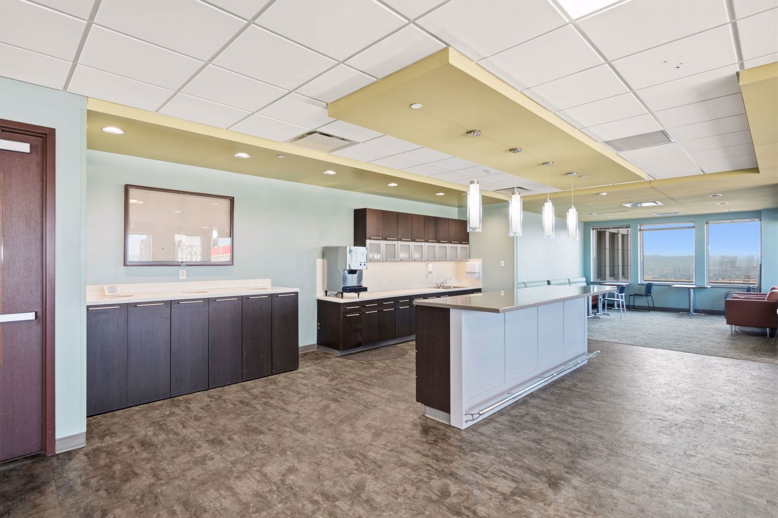 64-web-or-mls-110 N Main St-64