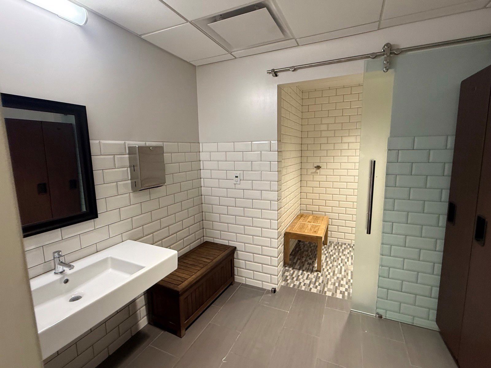 134 Meeting Gym Shower 1