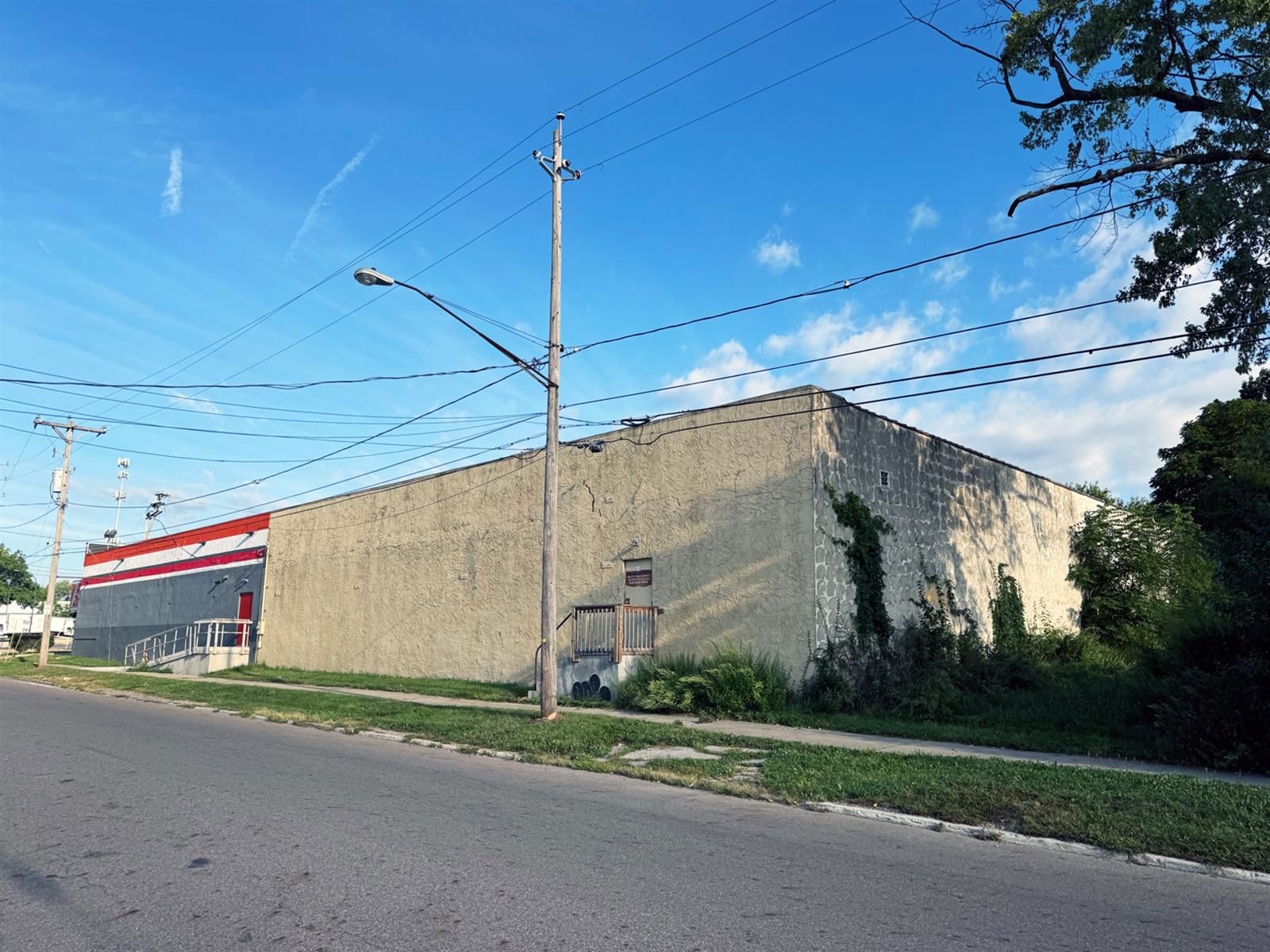 Exterior 1