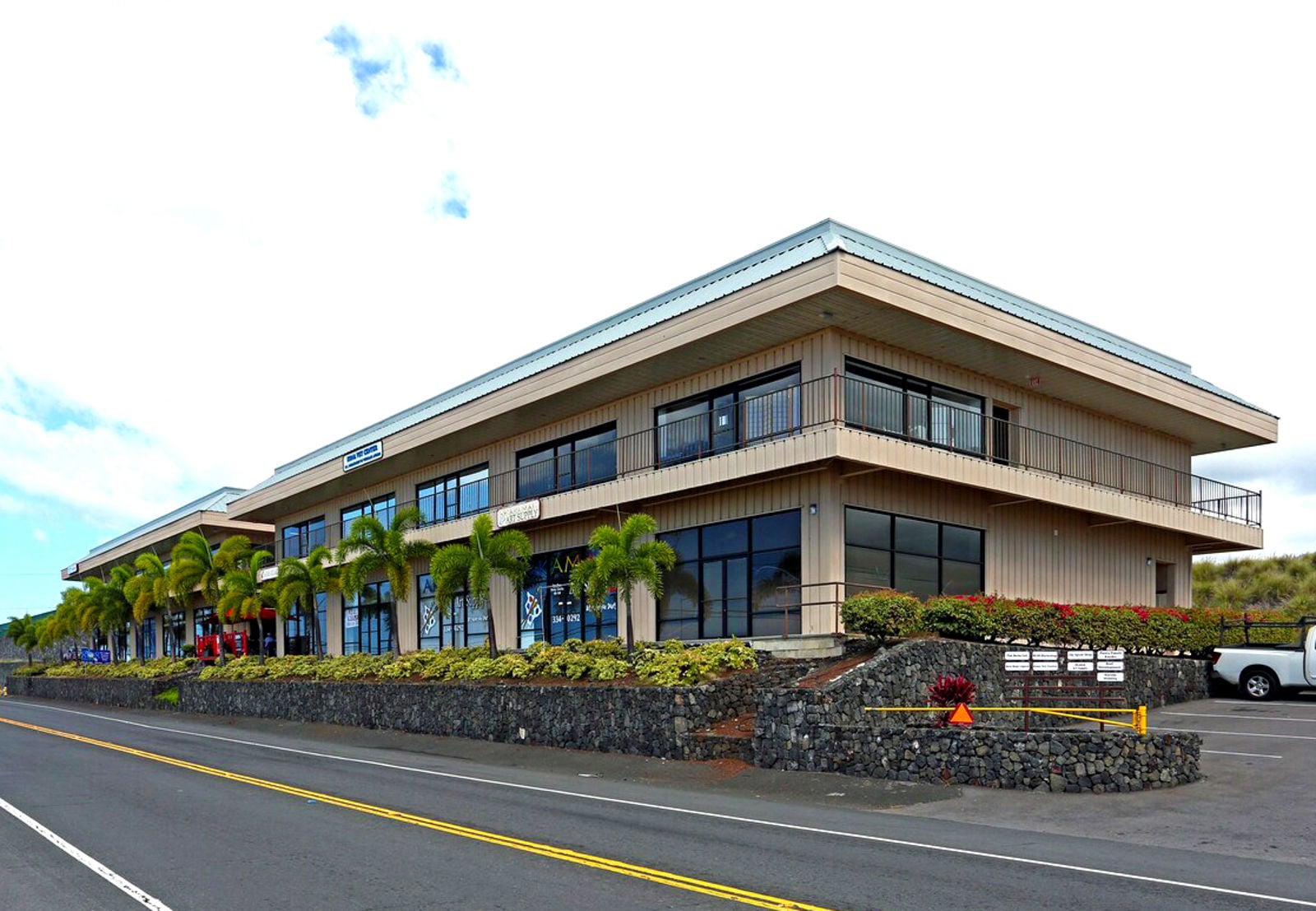 73-4976 Kamanu St - main