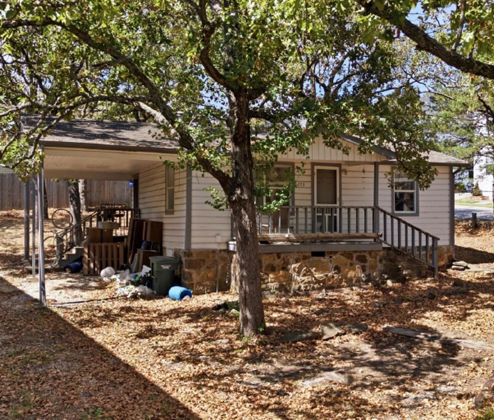 223 S Cross Ave 223 Cross Avenue - Image 3