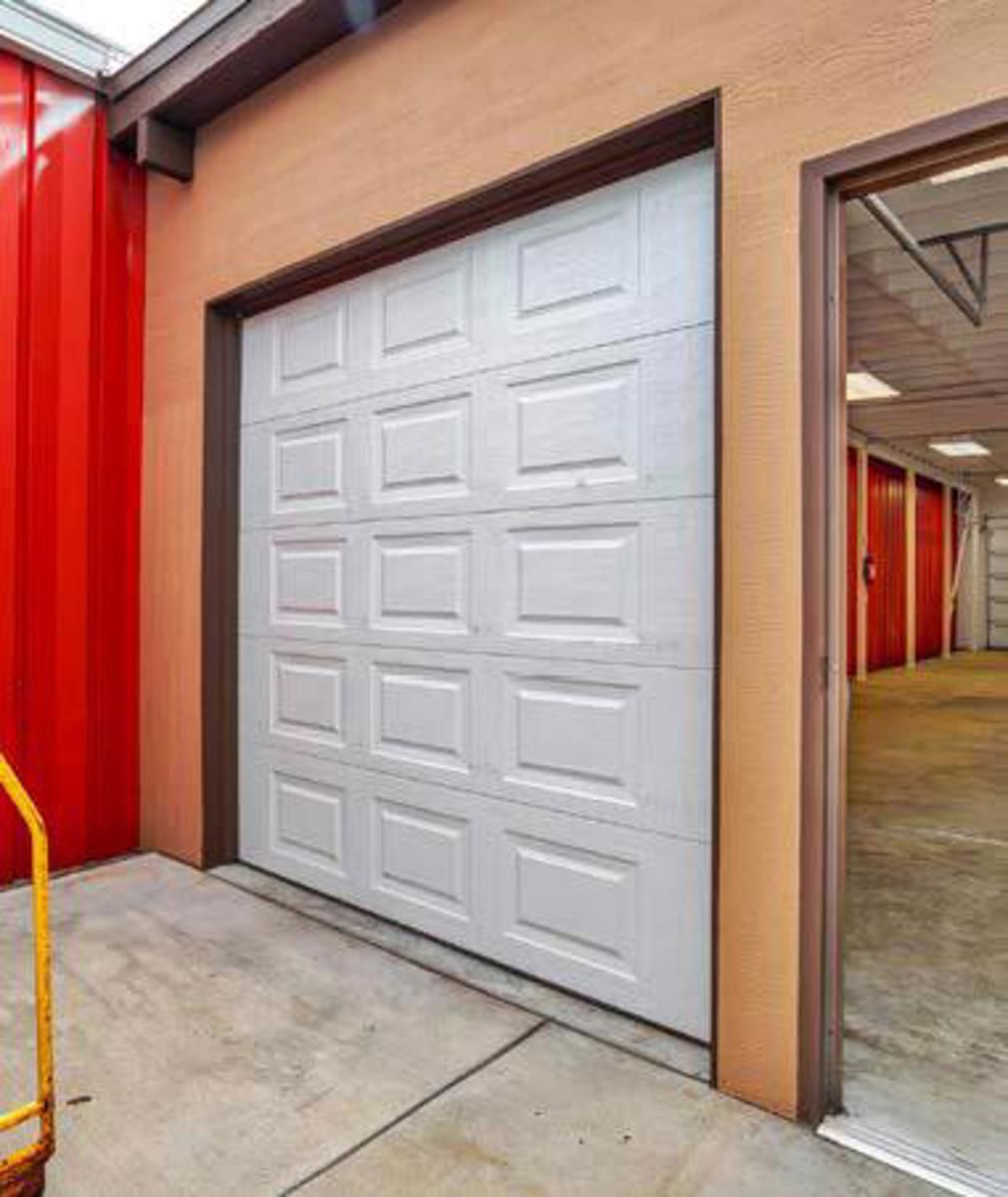 519 Juanita St_Small Garage Door_2026-09-18