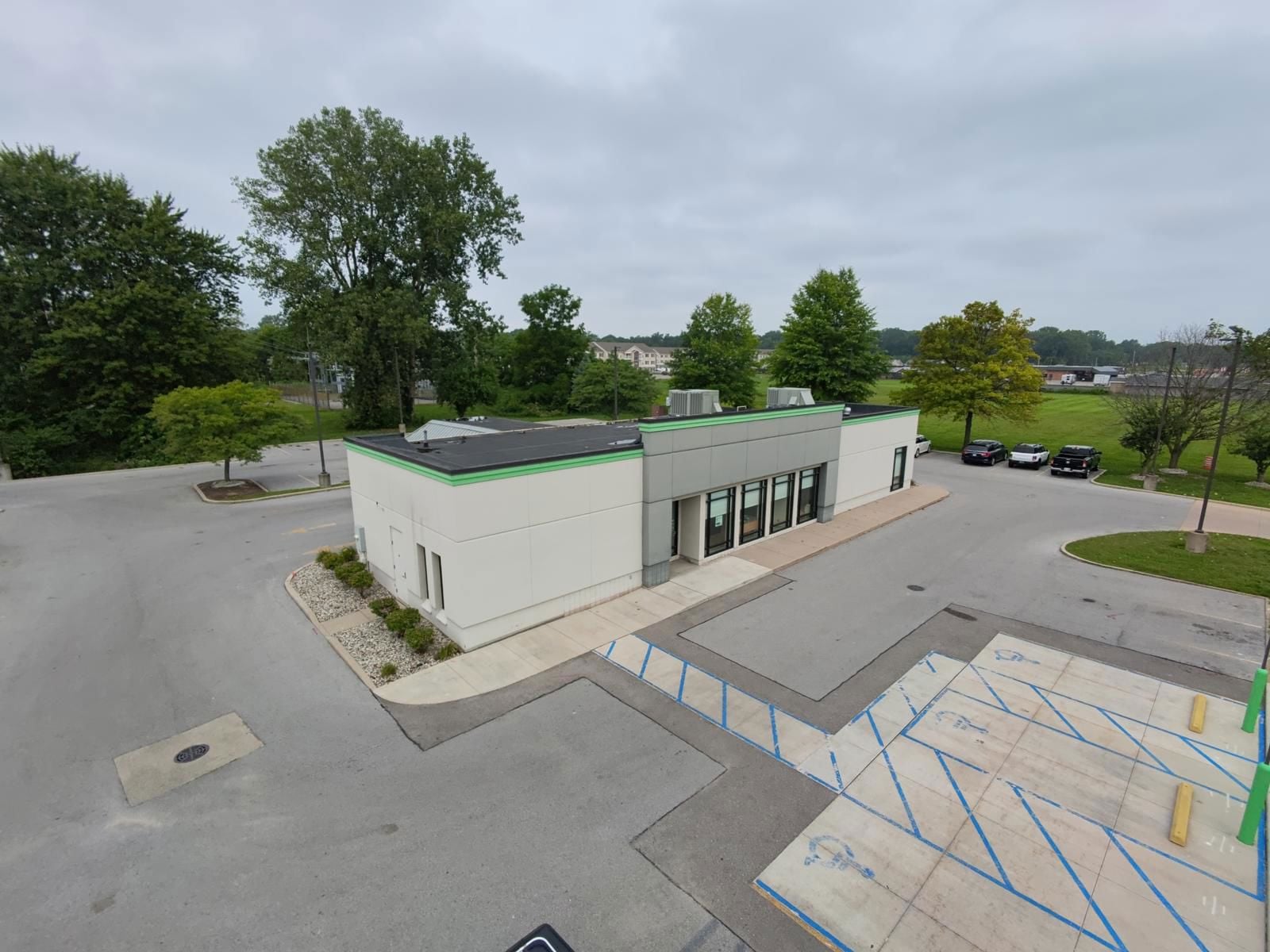 7405 Lewis Ave, Temperance - Side