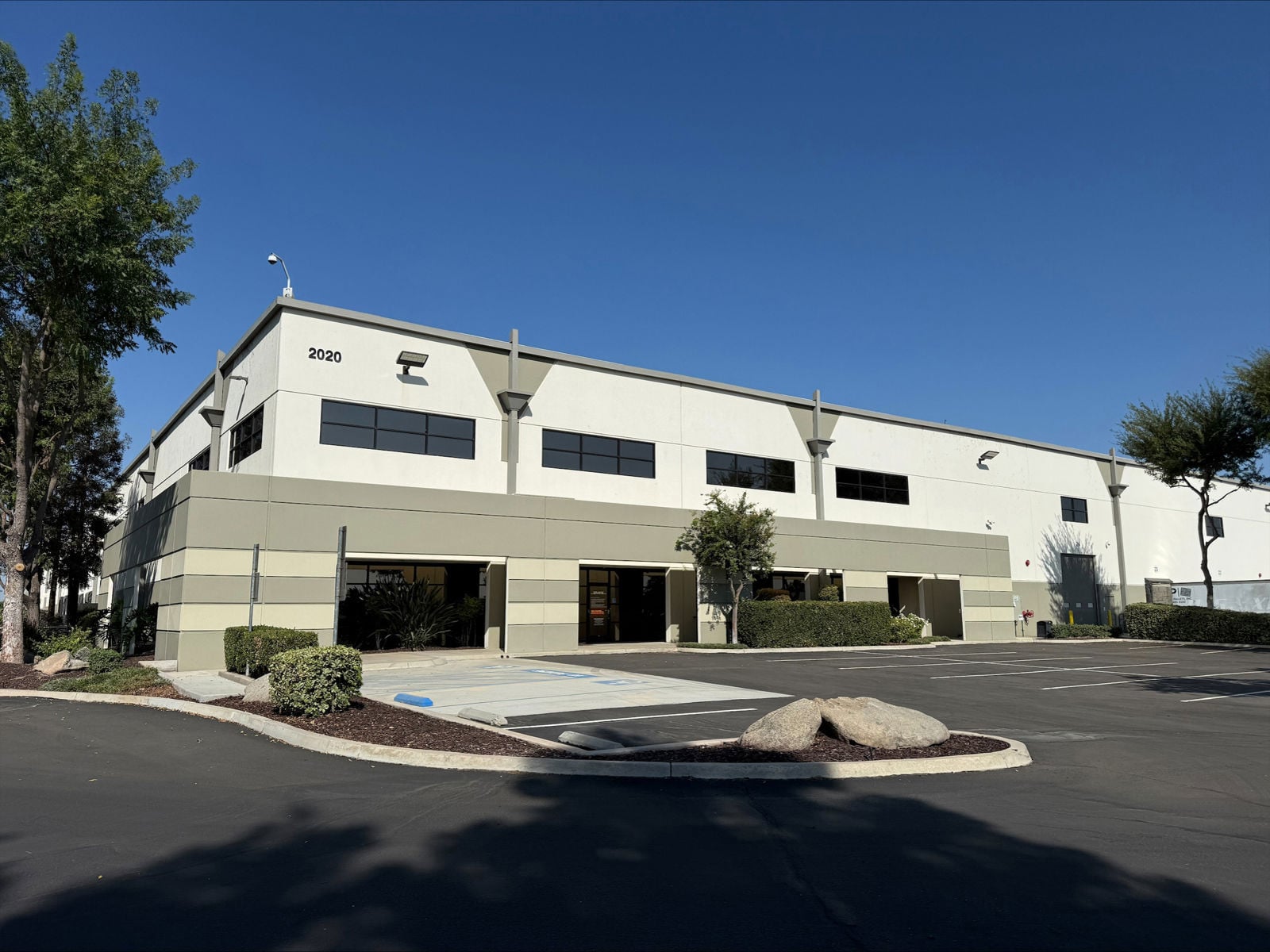 2020 E Vine Ave
