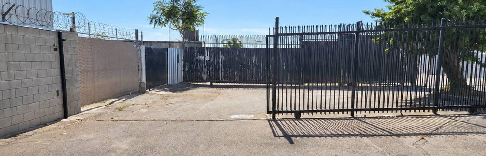 12420 Montague_Gate 