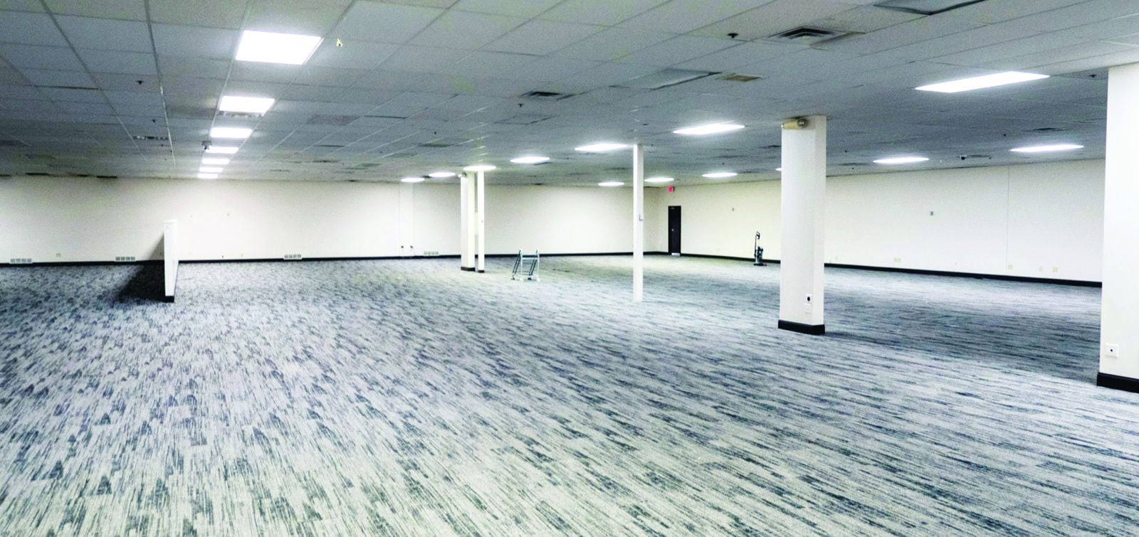 7720 Crown Point - For Sale / For Lease 7720 Crown Point Avenue - Image 2