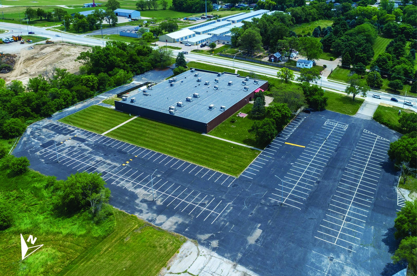 7720 Crown Point - For Sale / For Lease 7720 Crown Point Avenue - Image 9