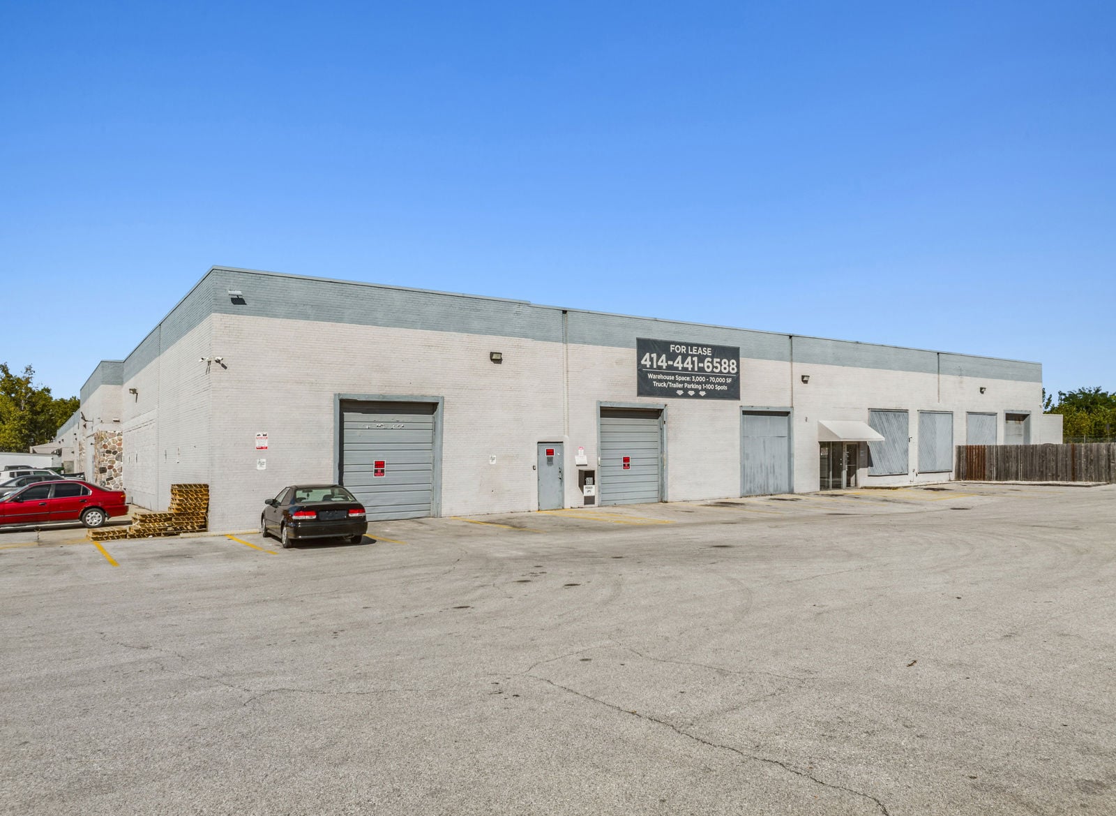 47521---7320-to-7400-W-Florist-Ave-Milwaukee-WI_02
