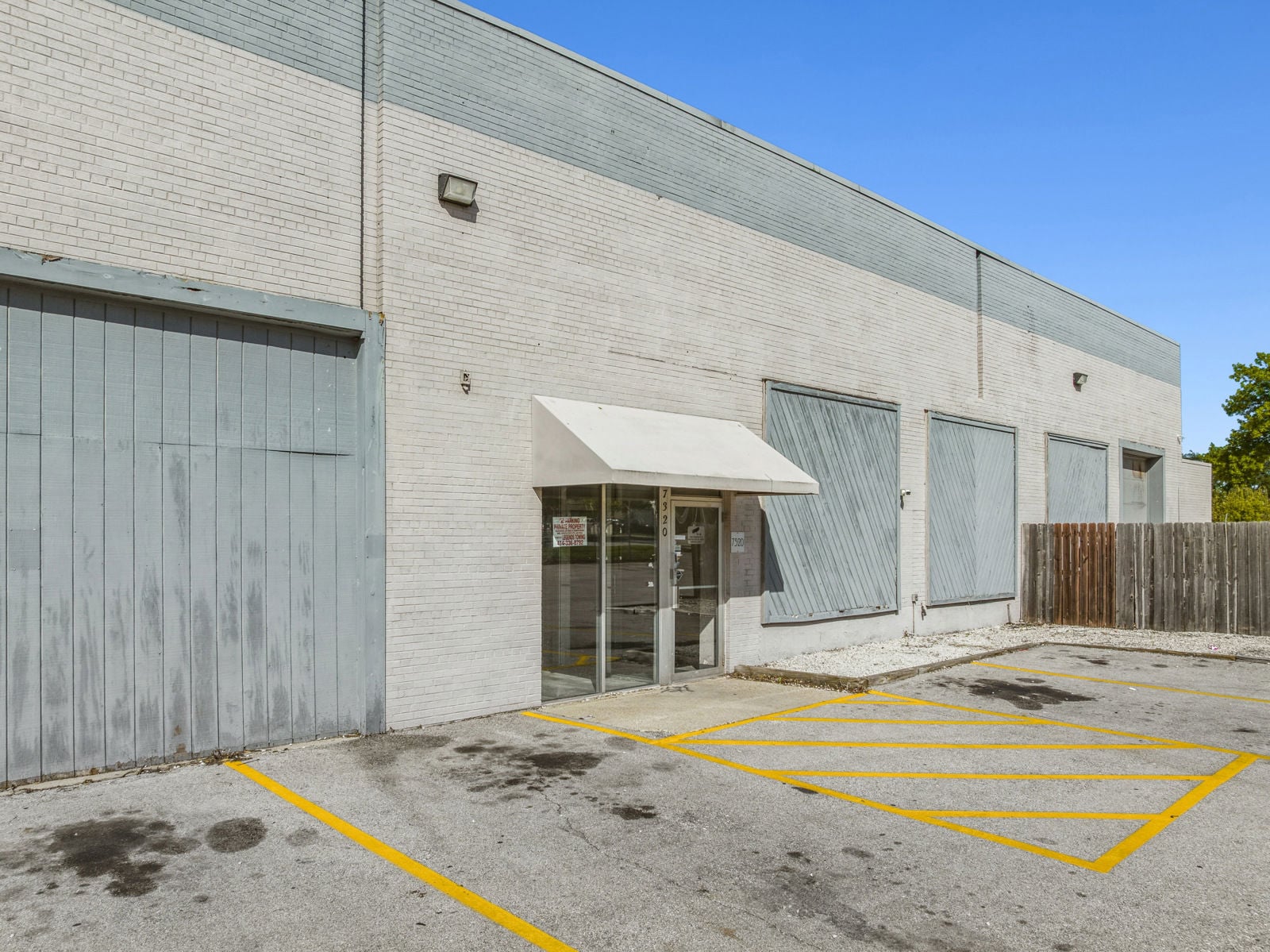 47521---7320-to-7400-W-Florist-Ave-Milwaukee-WI_08